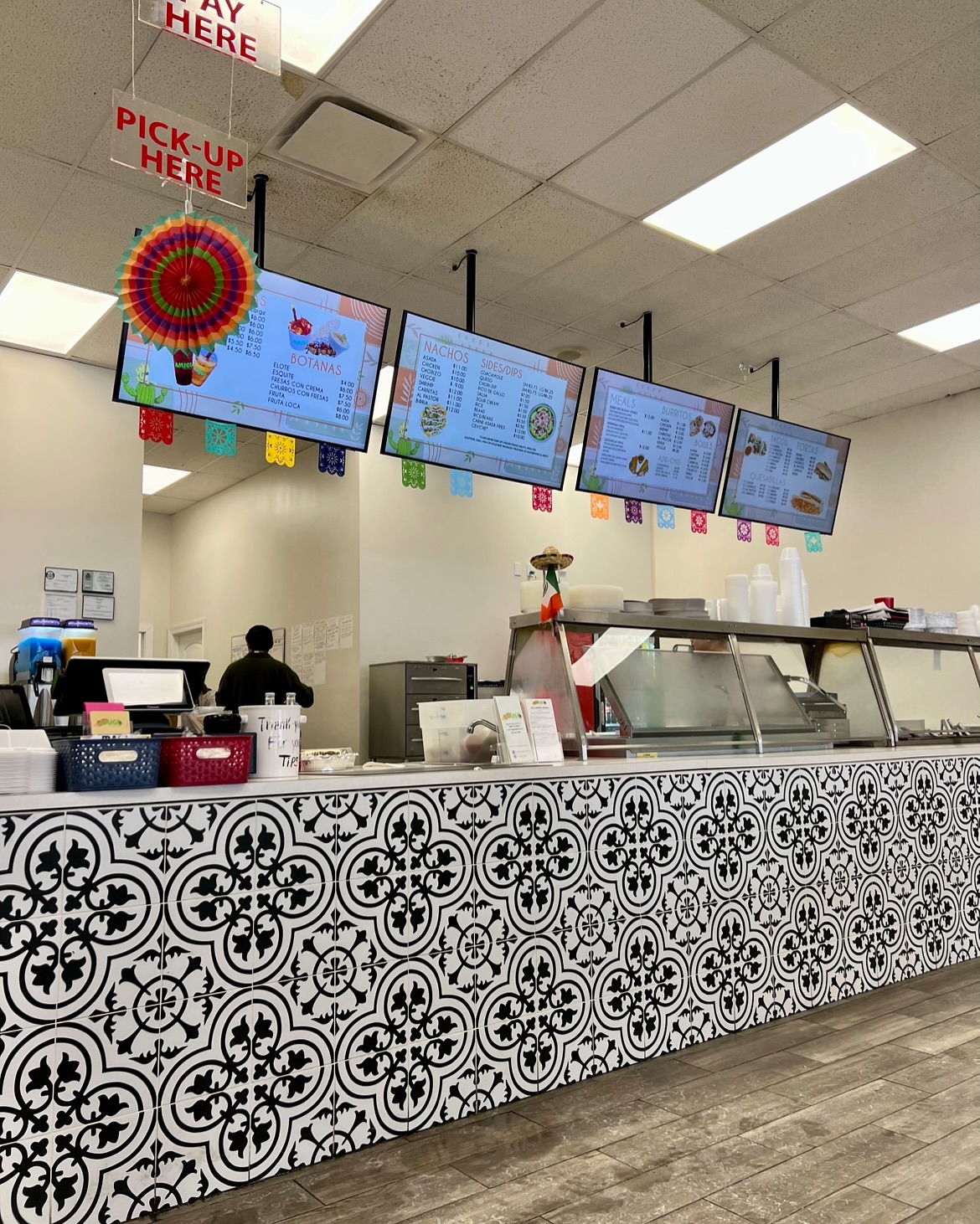 When I first started my business, I made it a point to shout out other small businesses—boutiques, restaurants, you name it. I loved it, but COVID put a pause on that. Now, I’m bringing it back! What local spot should I try next? Drop your suggestions below!
I’ve driven by @amigotaqueria so many times, always meaning to stop but never did…until today. And WOW, it did not disappoint! The vibe inside is so fun and colorful—perfect for hanging with friends or family. I went for the Birria Enchilada Meal, and it was next-level good. Fresh tortillas made daily? Yes, please!
Hands down, one of the best meals I’ve had in Erie. They’ve got Agua Fresca, tasty desserts, and so much more. If you haven’t been yet, you’re missing out. Go check them out ASAP!