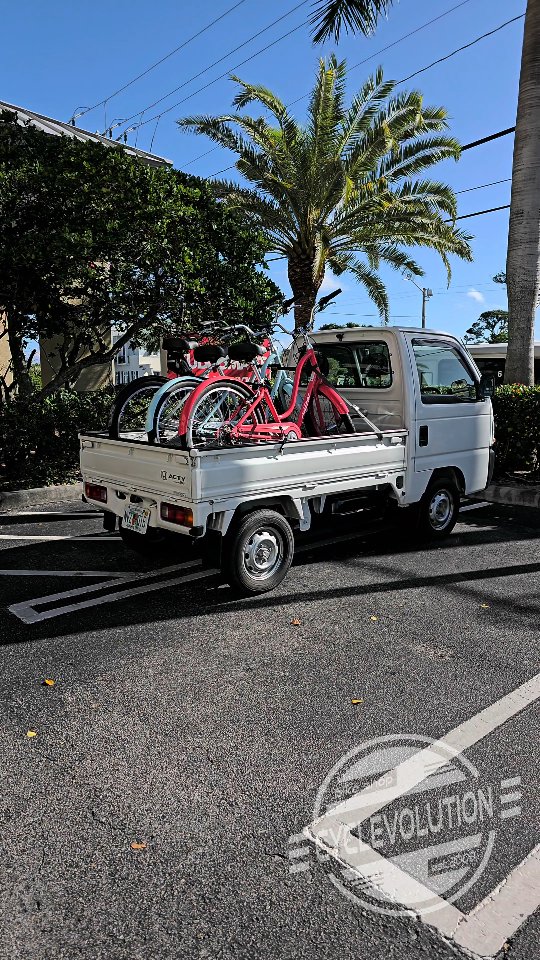 Tiny but mighty! This Honda Acty mini truck just helped me deliver some brand new bikes to a customer - and let me tell you, this little guy is the real MVP (Most Versatile Pickup?)
#supportlocalbikeshop #localbikeshop #delraybeach #bikeshop #bikelife #smallbusiness #suportlocalbusiness #minitruck #keitruck #kei #hondaacty