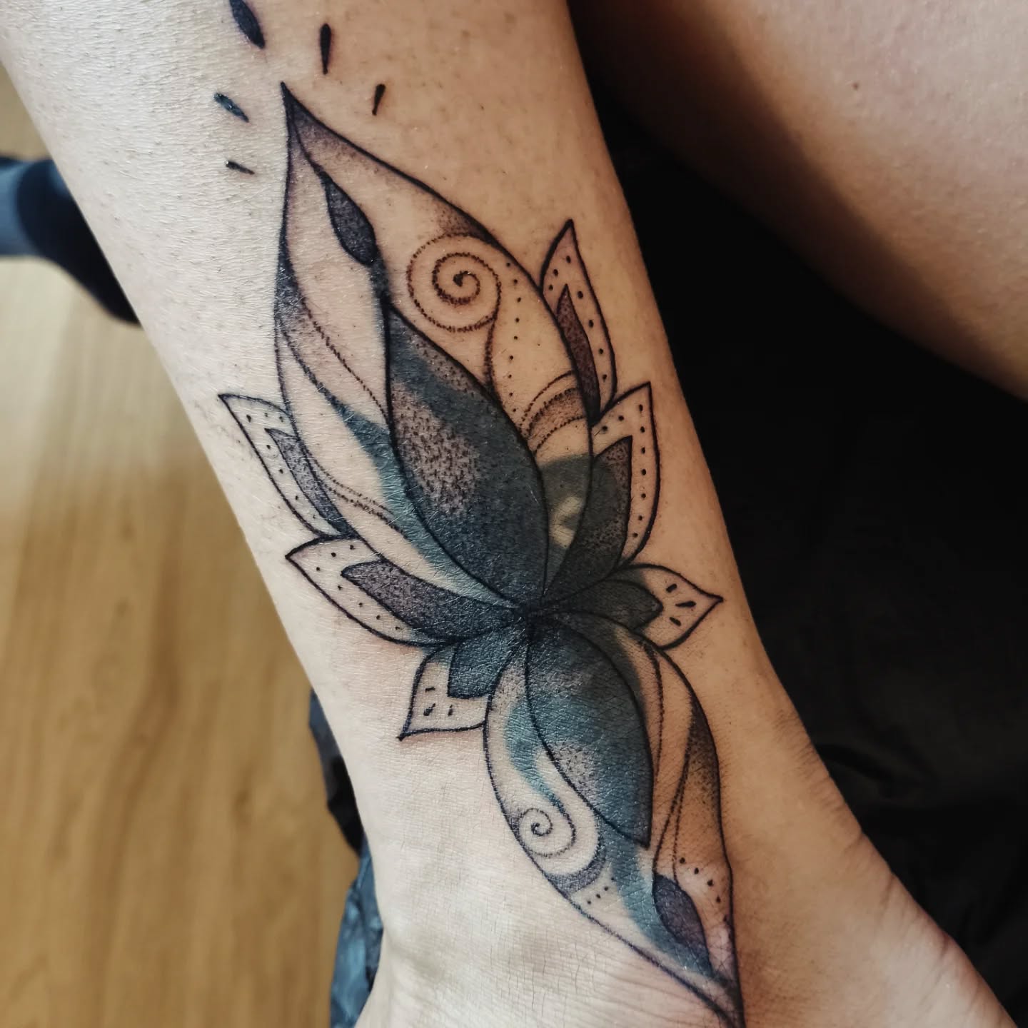 Coverup Tattoo für eine wundervolle Seele 💕✨
Danke vielmals für dein Vertrauen ✨🙏🏻✨
#coveruptattoo
#finelinetattoo #mandalatattoo #dotworktattoo #tattoobern #tattoostudiobern