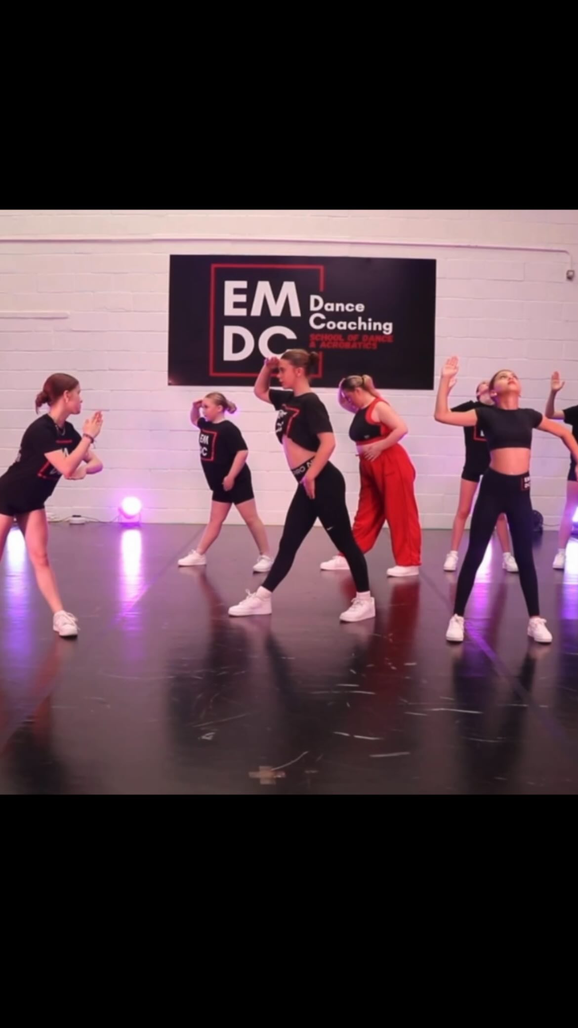 BARBIE 💋👠
Our Inter Commercial class looking fabulous in last year’s filming project 🎬
Inter Commercial runs every Wednesday at 4:45pm, now enrolling!
#dance #miltonkeynes #emdcdancer #emdancecoaching #miltonkeynesdance #dancemiltonkeynes #miltonkeynesmums #miltonkeynesbusiness #miltonkeyneskids #performingarts