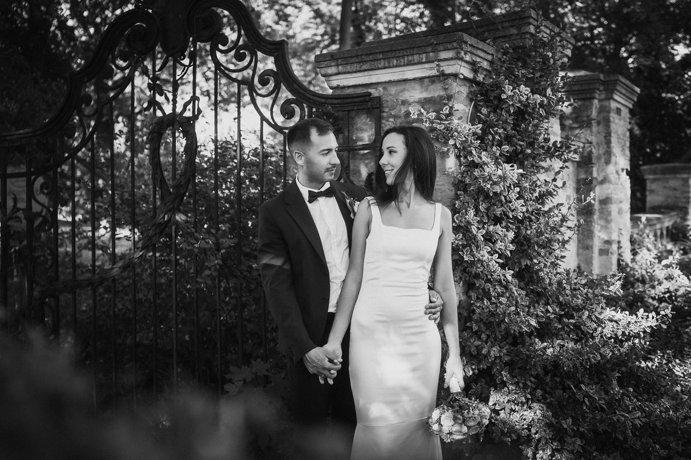 #eskuvo #esküvő #feketefehér #kreatívfotózás #blackandwhite #weddingphotography #kastély #castle
#wedding #happiness #hug #hungarianphotographer #hungary #lovemyjob #hochzeit #eskuvoimagazin #instahun #hungarianwedding #tagsforlikes #sonyalpha #sonymagyarorszag #sonya7iv #mik #fotoklub #igershungary #instagood #follow #photooftheday #picoftheday