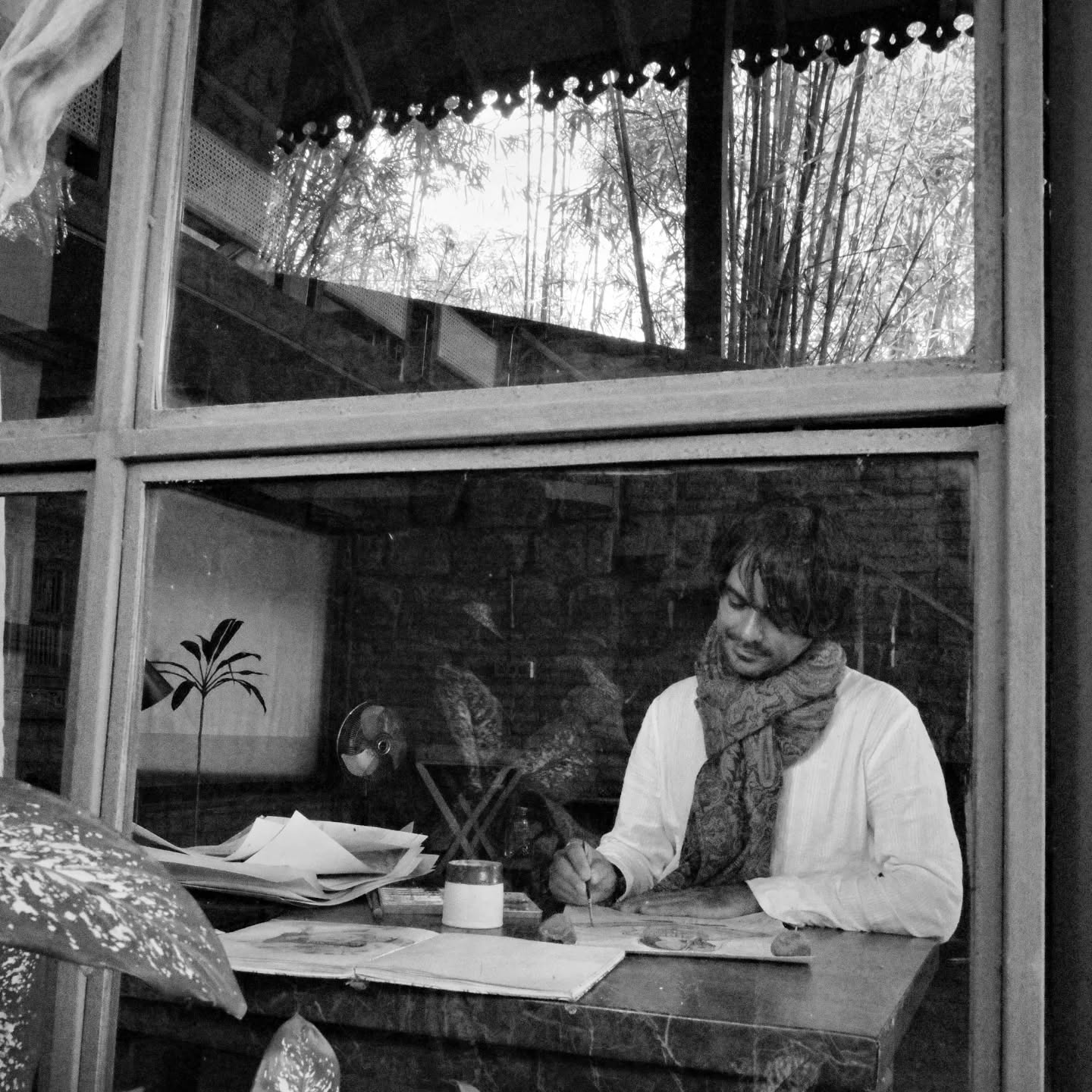 Delighted to have an Internationally acclaimed artist, designer and a humble soul Jet james from Yeppoon, Australia with us for a 13 days silent retreat in order to experience the calmness within and get inspired by raw nature of awata.
We shall be eagerly waiting for him to return as a friend to conduct a workshop in order to share his methodology & techniques in order to inspire other upcoming artist.
Thank you for being you, Jet :)
www.jetjames.com
Jet James Art Gallery
Yeppoon, Australia
#artist #artistresidency #artretreat #silentretreat #detox #art #painting #farmlife #jetjames #love #friendship #130awata