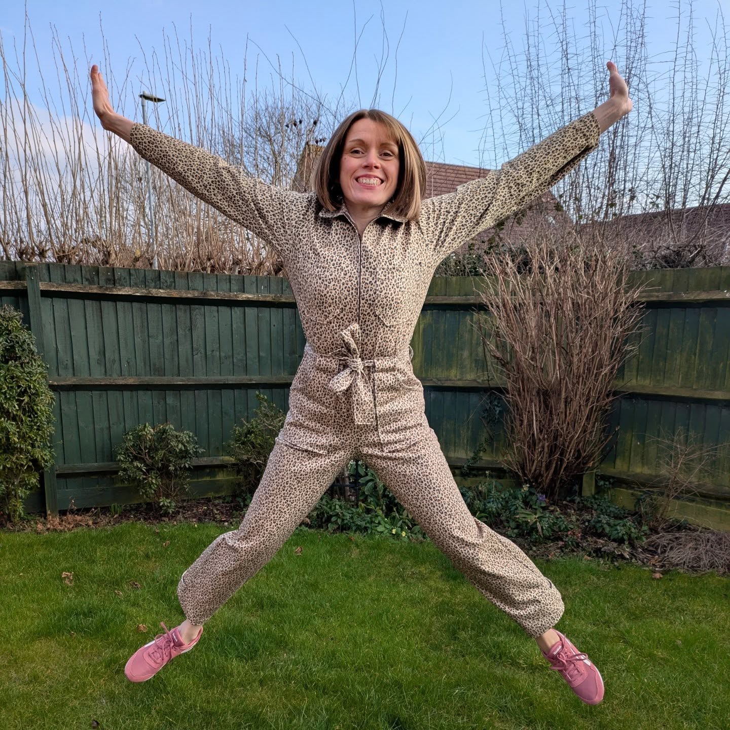 Cleared for take off in my me-made @closetcorepatterns #blancaflightsuit! โ๏ธโ๏ธ
This is my second version of this pattern, this time I made the long sleeves and full length version in this deadstock leopard print stretch denim I picked up from @rainbowfabrickilburn at the @theknittingandstitchingshows last year ๐๐ชก
I was so excited to sew this one up and really enjoyed the more involved process....but honestly I was initially a little deflated with the end result.
But now....I really love it! Sometimes, pieces just take a little while to grow on you. Wearing it along to the @sew.little.time sewcial last week definitely helped, thank you ladies ๐ค ๐
Animal prints are still everywhere at the moment, with styles and colours to enhance all colourings and personalities. See how this fits in with mine as it's softer and more blended than highly contrasting? Do you know what works for you? ๐๐คฉ
#yourcoloursyourstyleyourstory #radiantlyme #colouranalysis #colourmebeautiful #sewingyourdreamwardrobe
