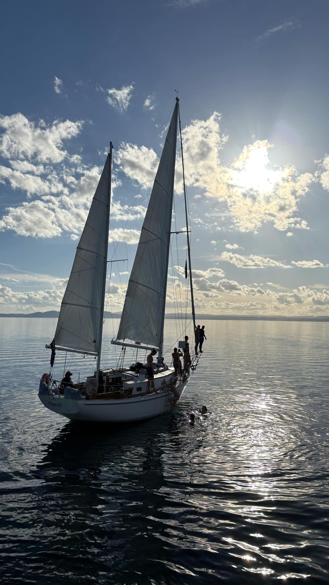 This Double boat private charter had a fabulous evening out on the lake. They visited the renowned Māori Rock Carving’s swam listened to music and had a dance competition on the way back. I wonder who won?🥇 🤔💃🕺
#lovetauponz #ecofriendly #maorirockcarvings #sailingtaupo #taupoboatcruise #smallgrouptours