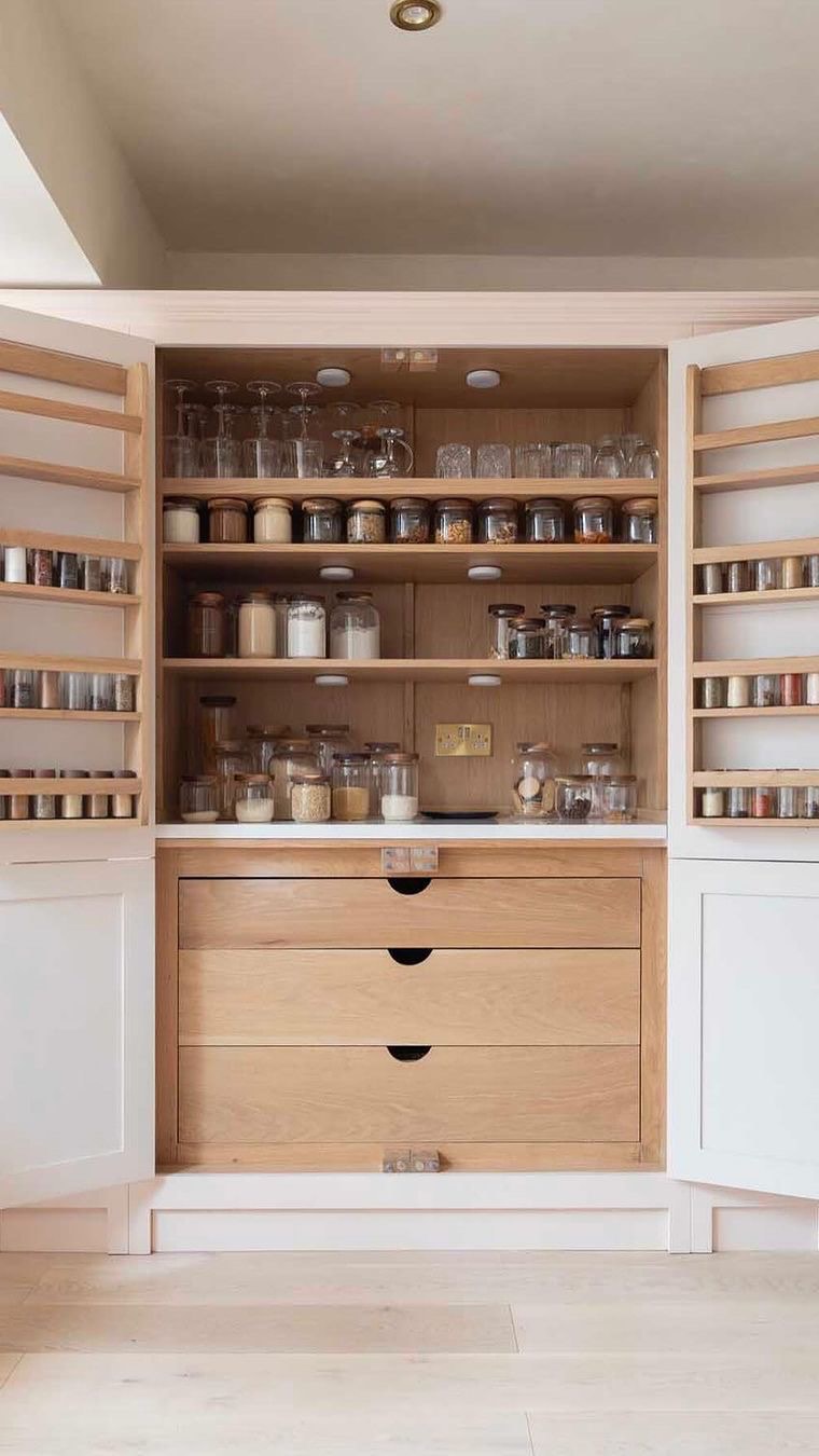 Pantry goals! ✨ Organised, aesthetic, and oh-so-satisfying with custom labels. Say goodbye to clutter and hello to effortless style! 🏡💖
#PantryOrganization #LabelledToPerfection #HomeGoals #PrintTailors
Original 🎥 by @no.79house 🤍