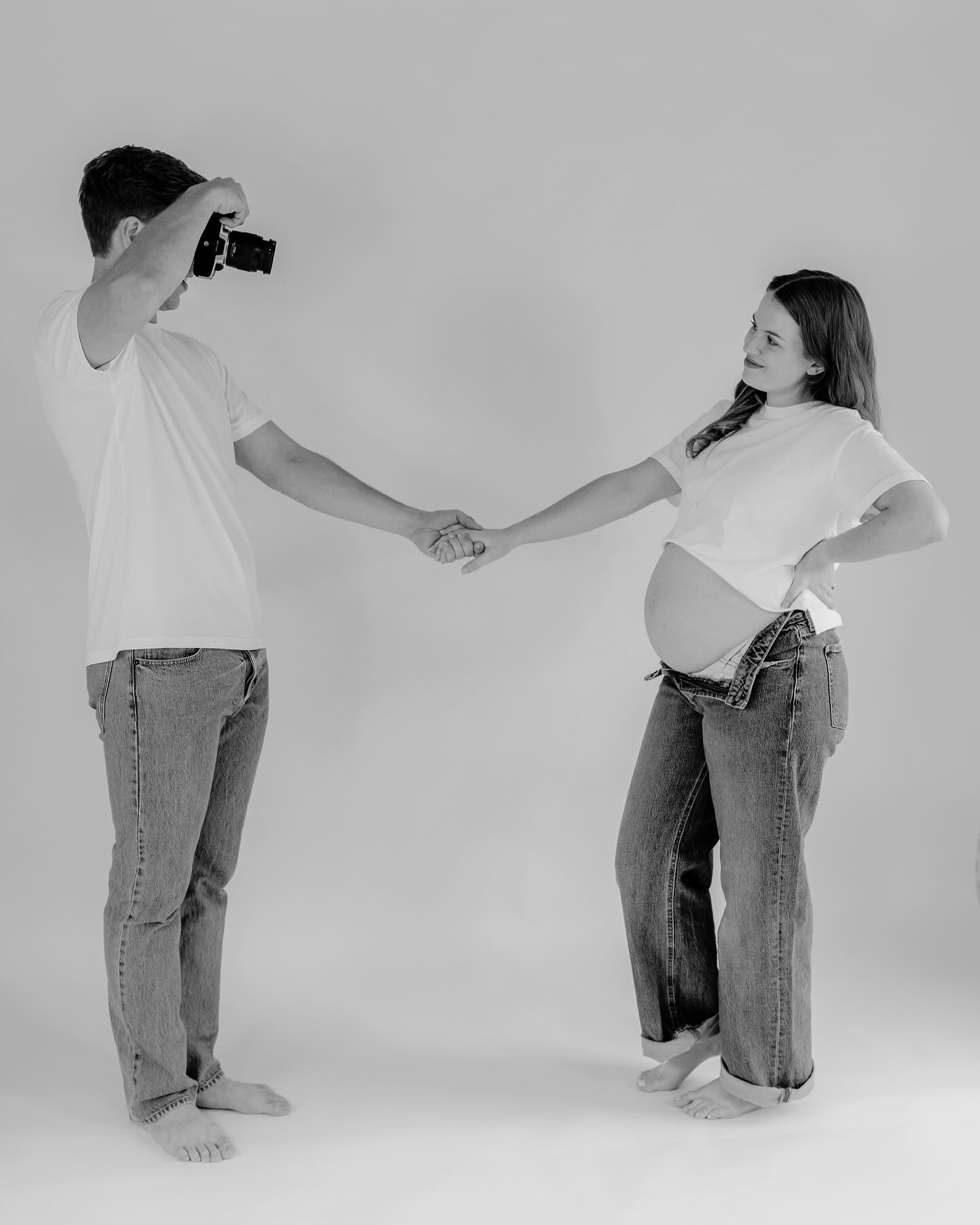 A photographer’s dream session… well, at least this photographer! 🤍 I could not be more OBSESSED with these photos from last weekend’s studio maternity session. I’ve known this mamma-to-be for a while now, and was thrilled when she reached out about her maternity session, and even more excited when she showed me what she had in mind! And y’all, this is just part one.
#hattiesburgphotographer #hattiesburgmsphotographer #mississippiphotographer #southmississippiphotographer #mississippimaternityphotographer #neworleansphotographer #metairiephotographer #southlouisianaphotographer #louisianaphotographer #studiomaternityphotographer #neworleansmaternityphotographer #neworleansmaternityphotographer #hattiesburgmaternityphotographer