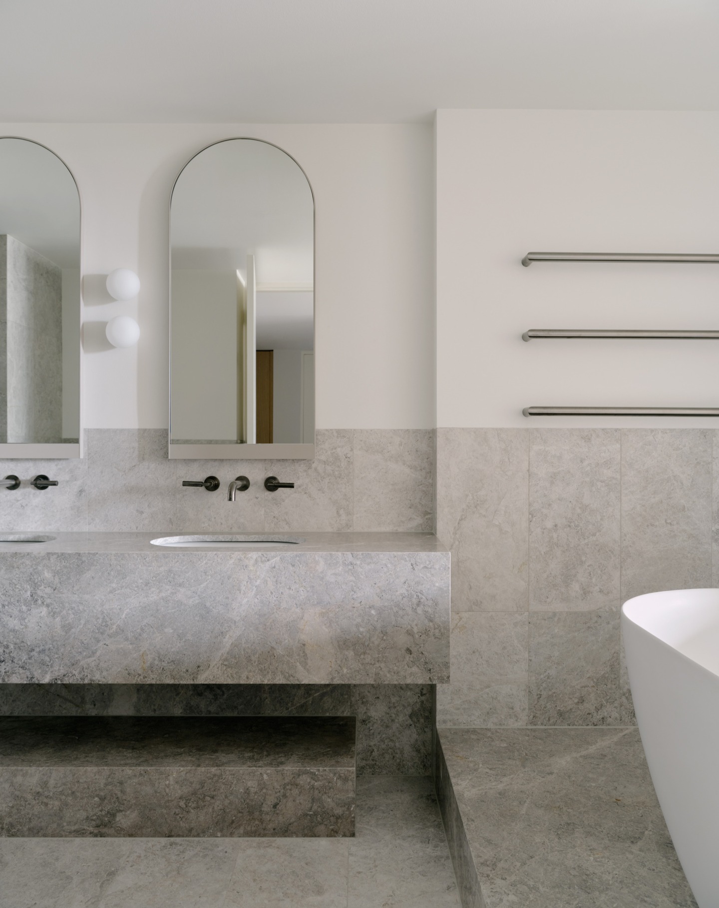Bathroom Bliss @quaywestsuitesmelbourne where we are about to start our next penthouse transformation!
with @bresnansmith @stone_elegance @mottofurniture photography @tomross.xyz
#apartmentliving #melbourneapartments #apartmentrenovation #melbourneproperty #bathroomrenovation #luxurybathroom
