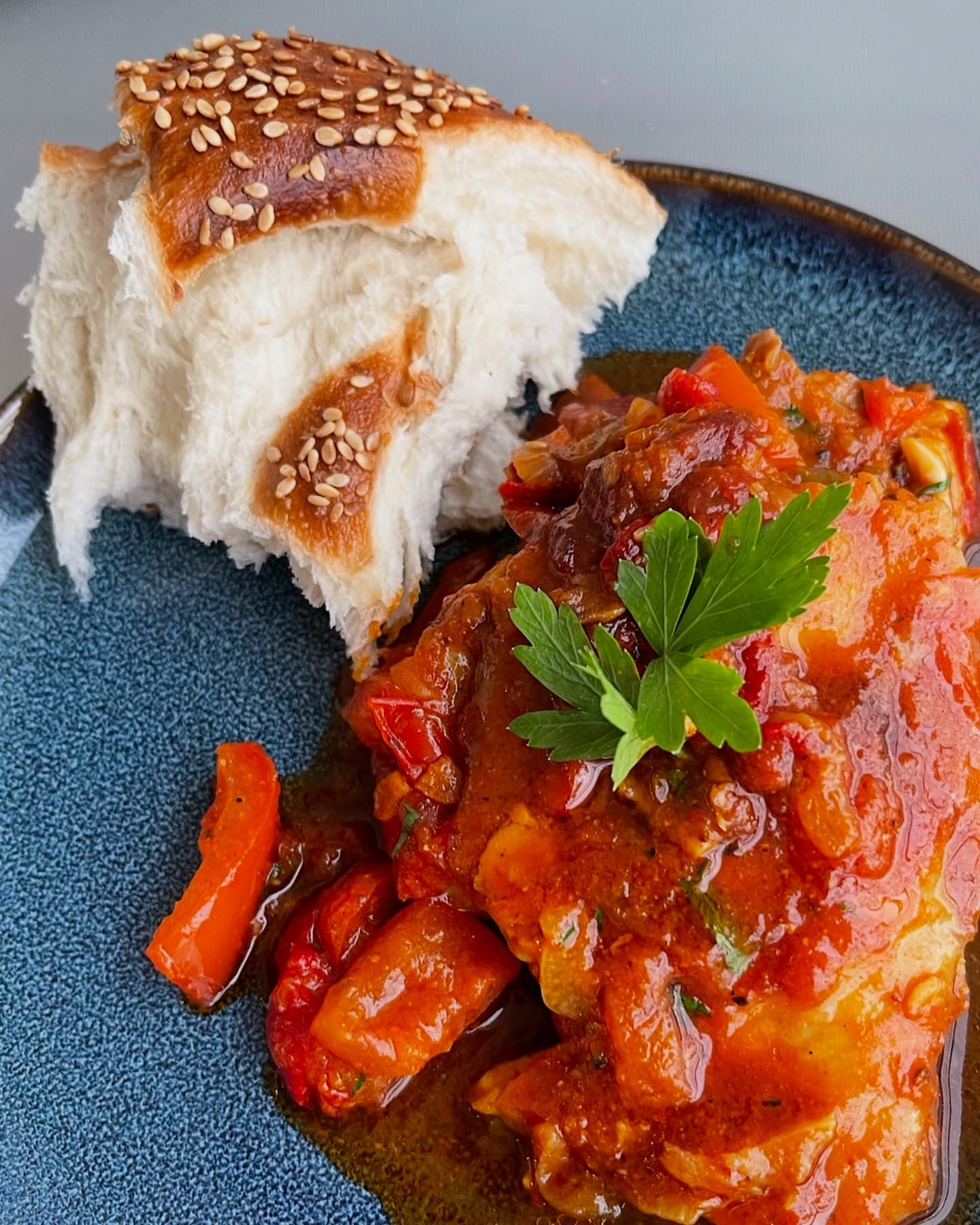 On chilly days, nothing hits the spot like our bold, spicy Chraimeh. 🔥☁️🧣
A cherished family recipe with:
✨ The freshest fish
🌿 Fragrant herbs—handgrown by Chef Itai
🌱 Cilantro everywhere
🌶️ Just the right kick of heat
🍅 A rich, velvety tomato-pepper sauce
Served with warm, homemade challah 🍞 to soak up every last drop.
Who’s ready to dive in? 🍽️🌿 #YallaMarva
#Chraimeh #SpicyFood #ChefItai #ComfortFood #FamilyRecipes #HomeCooking #Foodie #FoodLovers #TraditionalFlavors #EatLocal #FreshIngredients #Foodstagram #InstaFood #FoodPorn #HealthyEating #SpicyGoodness #ChillyDayComfort #FoodForTheSoul #Delicious #Yum #Hommade #TasteOfHome