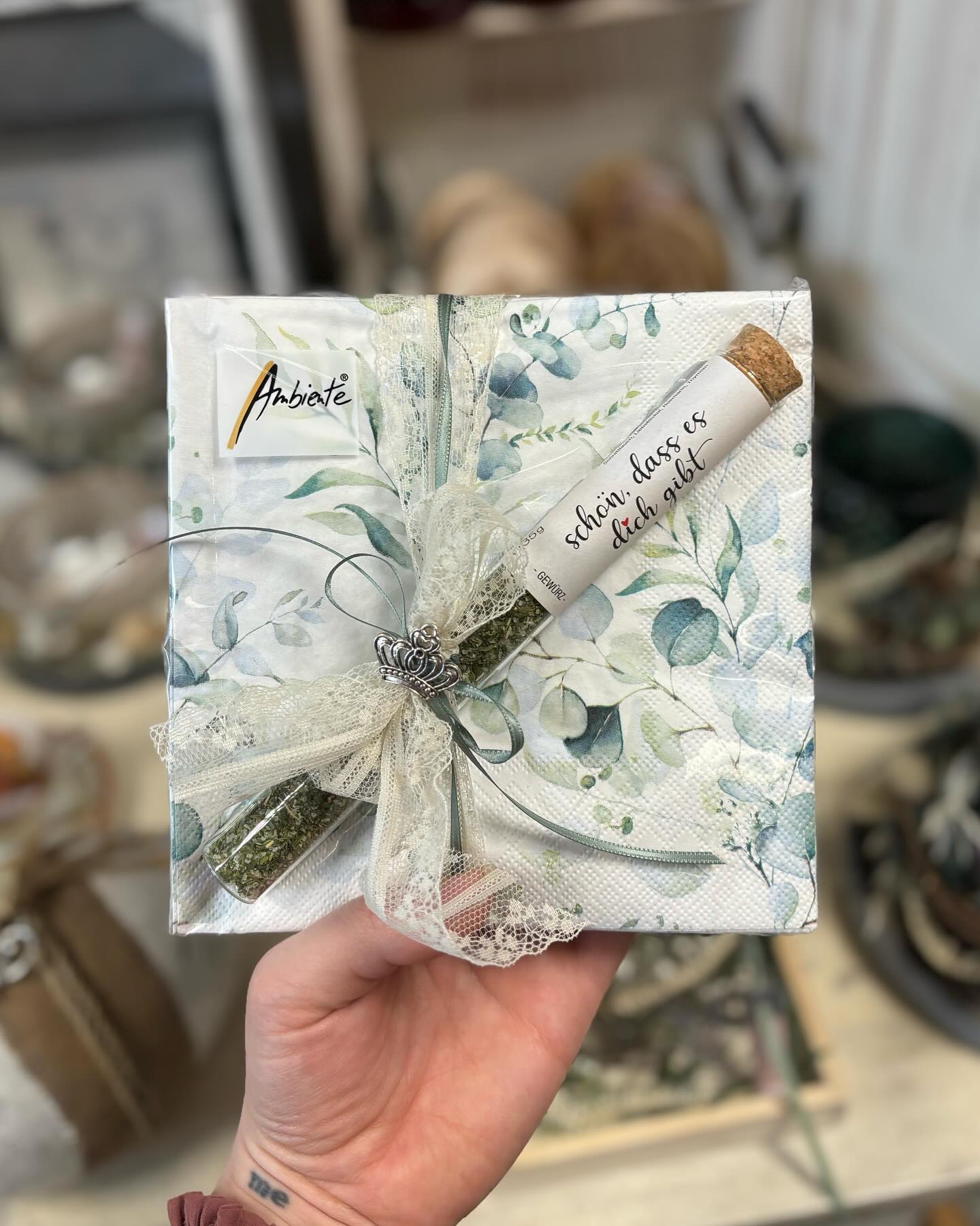 Du suechsch no es schöns Mitbringsel? De lueg doch mau im Kukka verbi🌸
#kukka #geschenke #floristik #blumen #blumenladen #thun #allmendingen_bei_thun #geschenkidee #kundenberatung