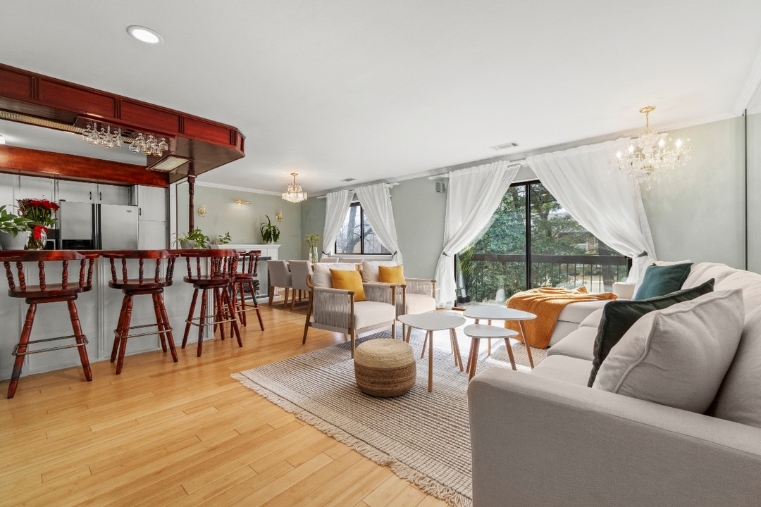 Showing spaces that truly feel like home! Every corner of this property radiates warmth and comfort. ✨🏠
.
.
.
#realestatephotography #realestate #njrealestate #njrealestatephotographer #njrealtor #njrealestateagent #southjersey #southjerseyrealestate #southjerseyphotographer #southjerseyhomes #southjerseyrealtor #realestatenj #realestatephotographer #realestatephoto #realestatephotos #realestatenewjersey #realestate