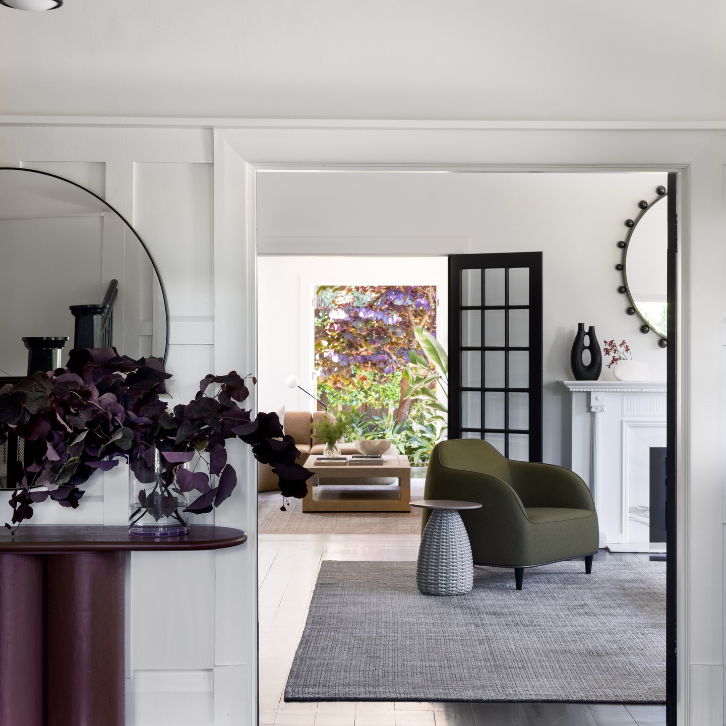 Using scale and colour to connect our curated furniture selections with the rear garden at our CLASSIC HOUSE PROJECT.
Interior Architecture: @aria.interiorstudio
Furniture Curation: @auraandforminteriors
Interior Styling: @auraandforminteriors