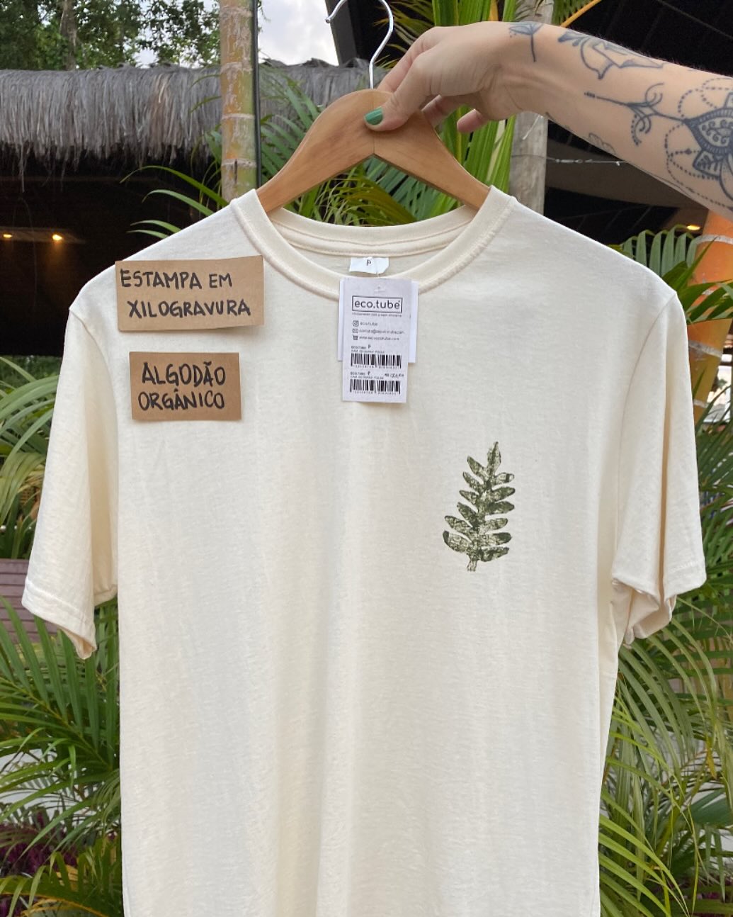 Camiseta em algodão orgânico, com estampa artesanal em xilogravura
Venha nos visitar no @vilariviera