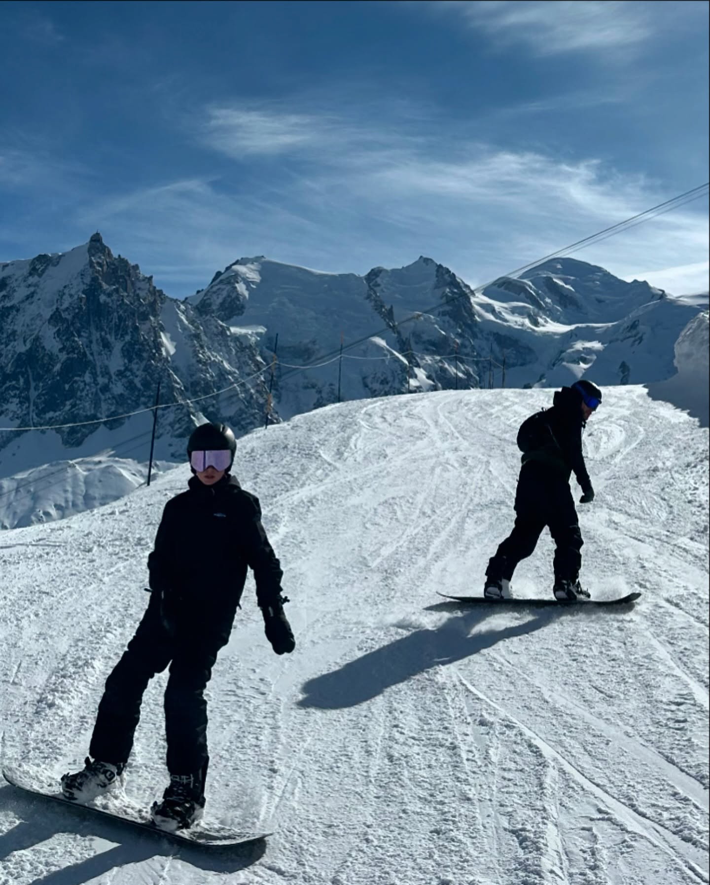 20.02.25 Thanks for the days 🙏🙏🙏
#snowboarding #snowboard #snow #board #chamonix #instructor