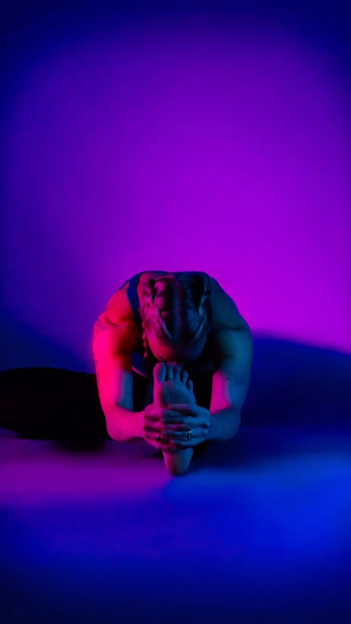 ▫️20 YEARS!!▫️
I love this piece of my life.
I have crossed paths with so many, in various communities and spaces, been a part of your fitness endeavours and collected so many dear friends along the way.
Let’s keep going 🎉 ✨ 👯♀️💪
#grateful #fitnessinstructor #personaltrainer #twentyyears #canfitpro #canadianfitnessprofessionals #canadianfitness #yycfitnessinstructor #yycpersonaltraining