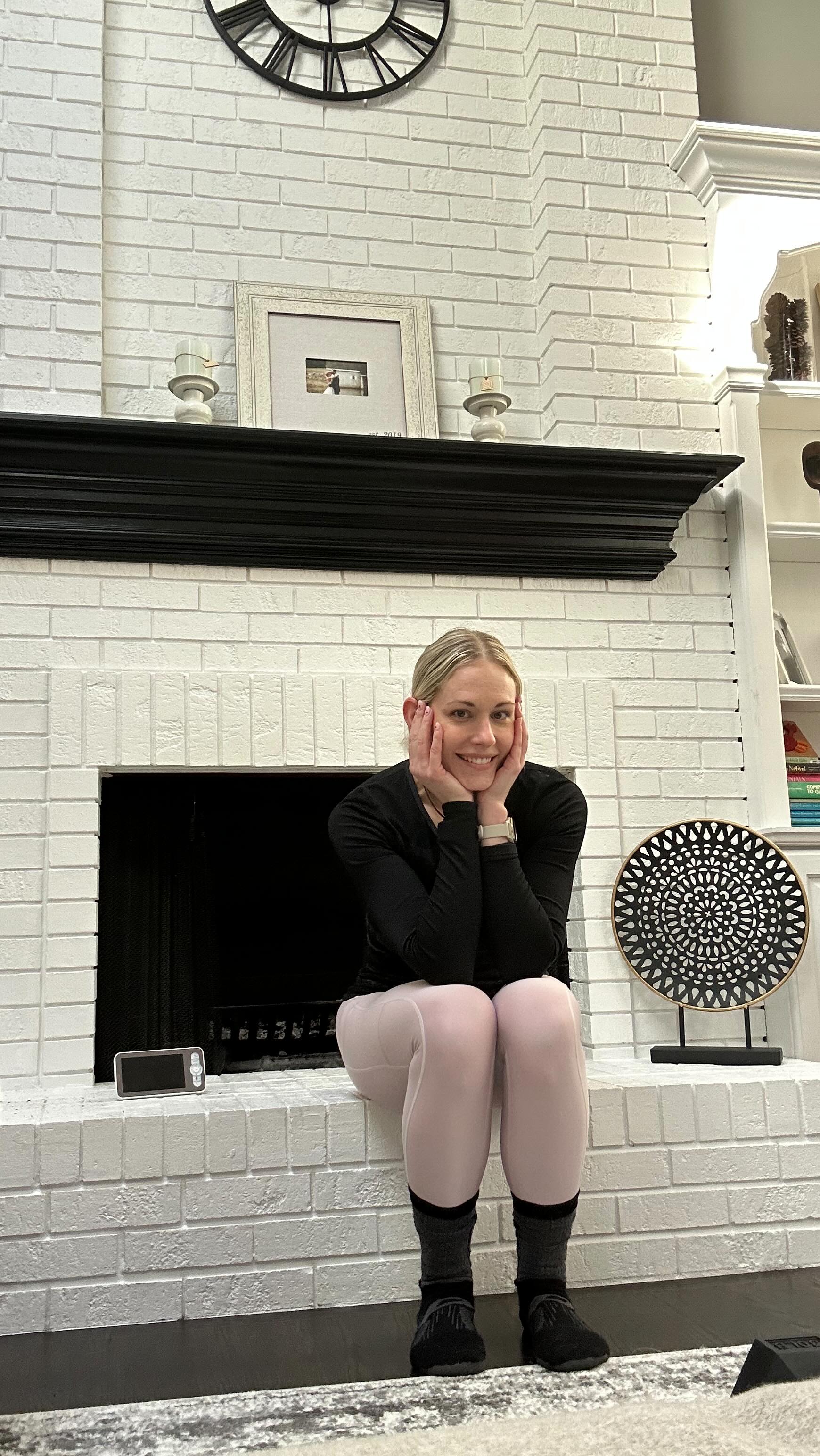 Happy Wednesday to everyone except Bulgarian split squats 🙃
What’s your least favorite leg exercise? Do you make yourself do it?!
#momswholift #runnerswholift #dietitiantips #momlife #fitnessnutrition #legdayworkouts