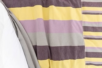 Finegrid presents HUES #6 💜
A touch of color, a dash of design HUES #6 handwoven bedspread effortlessly spices up your bedroom. 🛏️
Minimal design meet vibrant hues, transforming your space into a haven of style and comfort. ✨
#handwovenbedspread #ethicallyproduced #cottonfabric