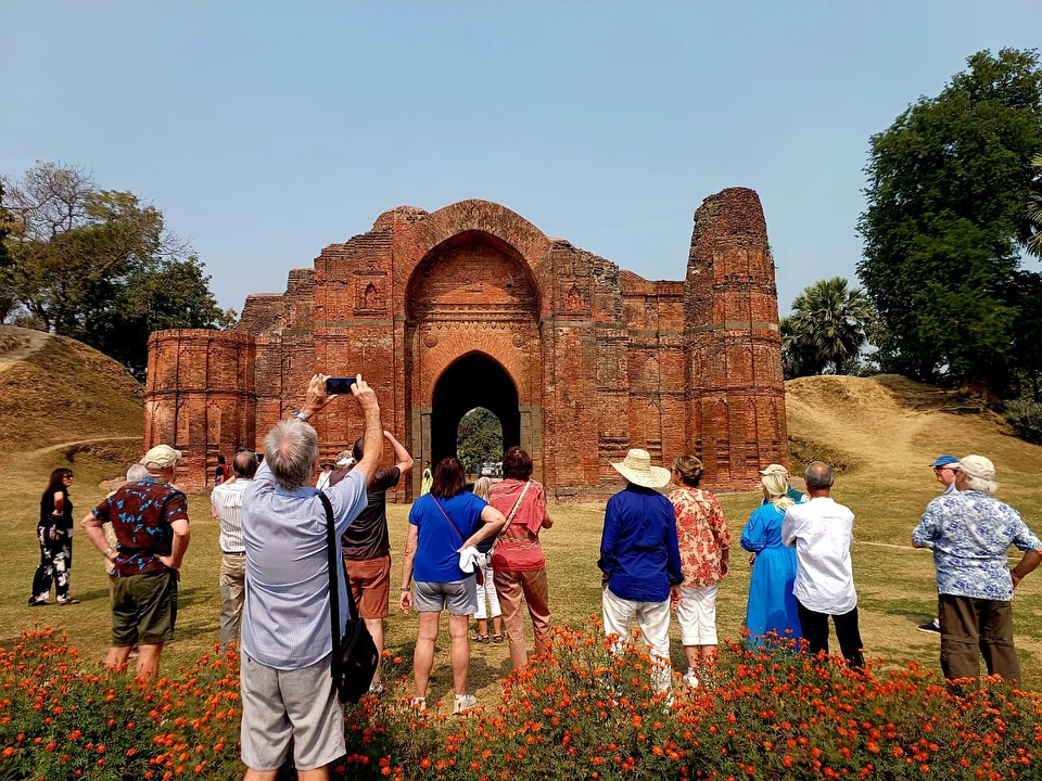 This Ganges river cruise is an ideal introduction to incredible India and a colourful cultural immersion of rural India and its riverine communities sans foule ⚓️
#gangesrivercruise #assambengalnavigation #lovewithabncruises #abnrajmahal
.
.
.
#smallshipcruising #gangesexperience #gangesexpedition #rivercruiser #rivercruiseasia #smallshipcruises #smallshipbigadventure #smallshiptravel #smallshipexpeditions #hooghlyrivercruise #purelifeexperiences #culturalcruise