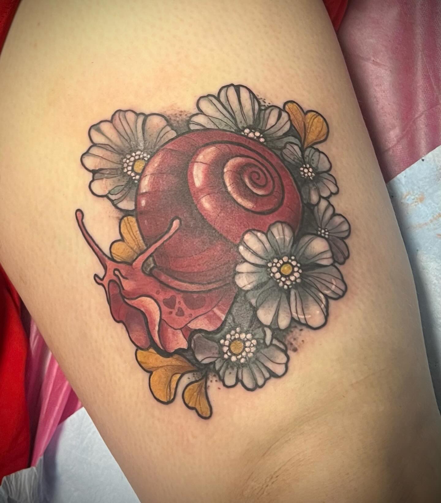 It’s 🐌 o’clock
#snail#snailtattoo#naturetattoo #tattoo #girlswhotattoo #kentuckytattooers #neotradtionaltattoo #illustrativetattoo #eternalinks#procreate#bishoprotary#paducahcreativecity#neotrad#neotradtattoop