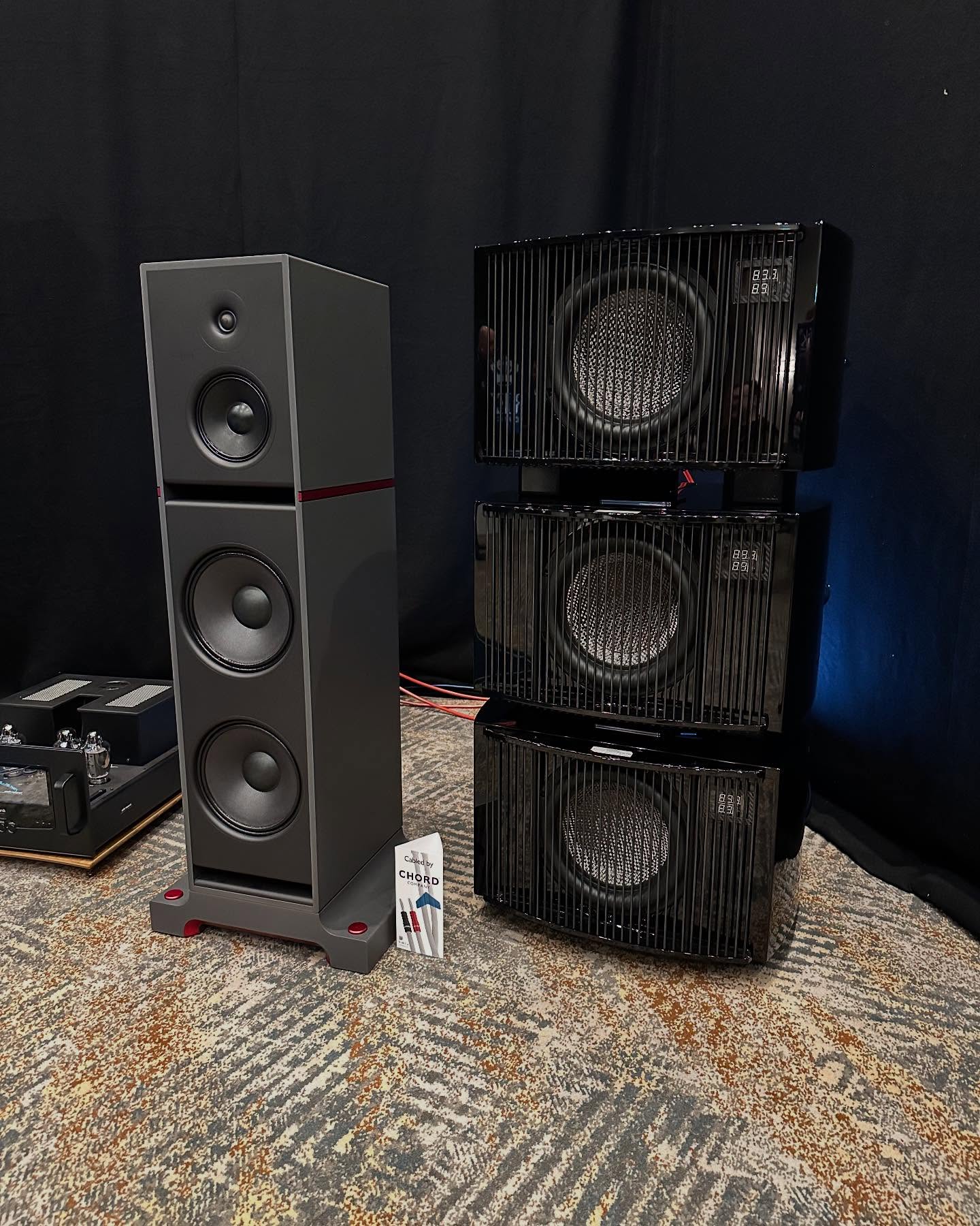 Stenheim Alumine 5SE with new Alumine 5 Platform supported by a line array of REL Reference No.31 subs, moving air this weekend @bristolhifishow
#stenheim #RELsubs #bristolhifishow