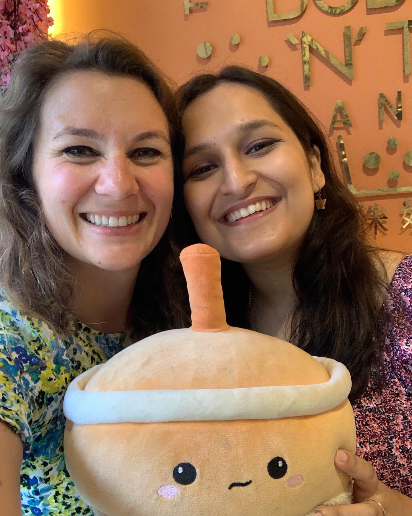 We finally met IRL 🥰♥️ After knowing each other for 3 years online through @thebpdbunch, @madhurima_lahiri & I finally met in Kolkata, India!!!
So lovely to see you in person and thank you SO much for the kindness and hospitality. Can’t wait to meet again hopefully sooooooon xx
Here is to finding our tribe across borders 🌍🫂