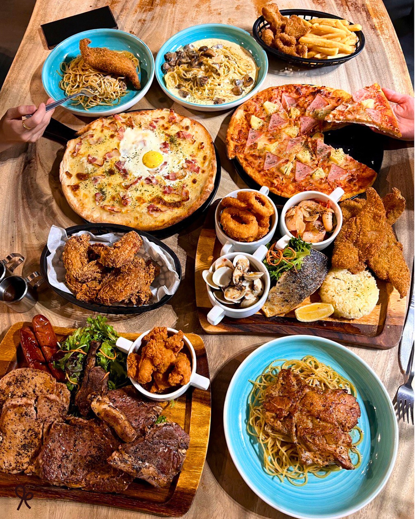 More to Share, More to Love! Our NEW food bundles & platters are here, perfect for sharing and feasting together 🍽✨ Available exclusively on our Oddle delivery platform. Order yours today!