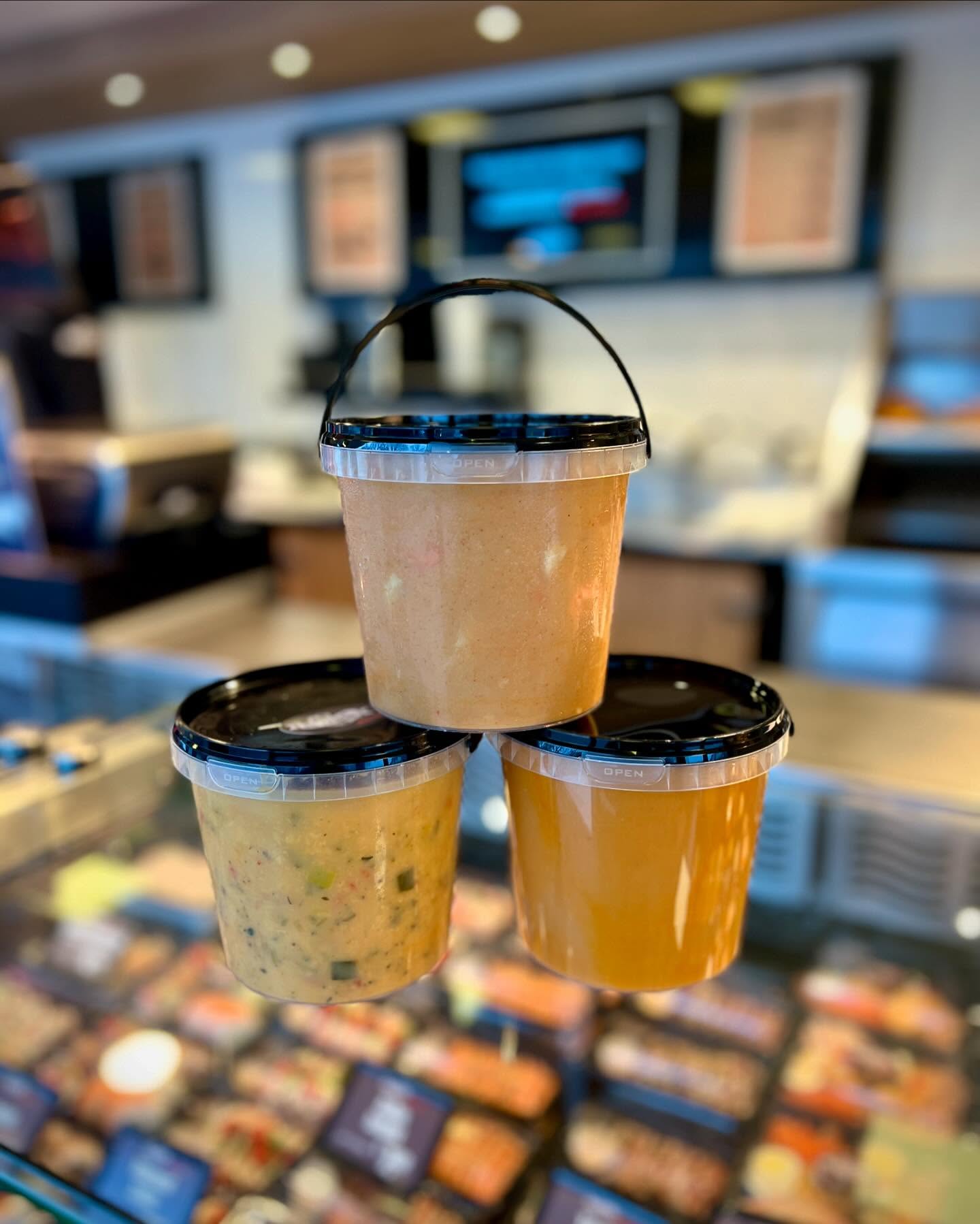 VERSE VISSOEPEN! ๐ฒ๐
We hebben heerlijke verse vissoepen in ons assortiment:
- Thaise curry soep
- Bretonse vissoep
- Kreeftensoep
Kom jij vandaag een emmertje halen? ๐
#vissoep #visspecialitejt #visrecept