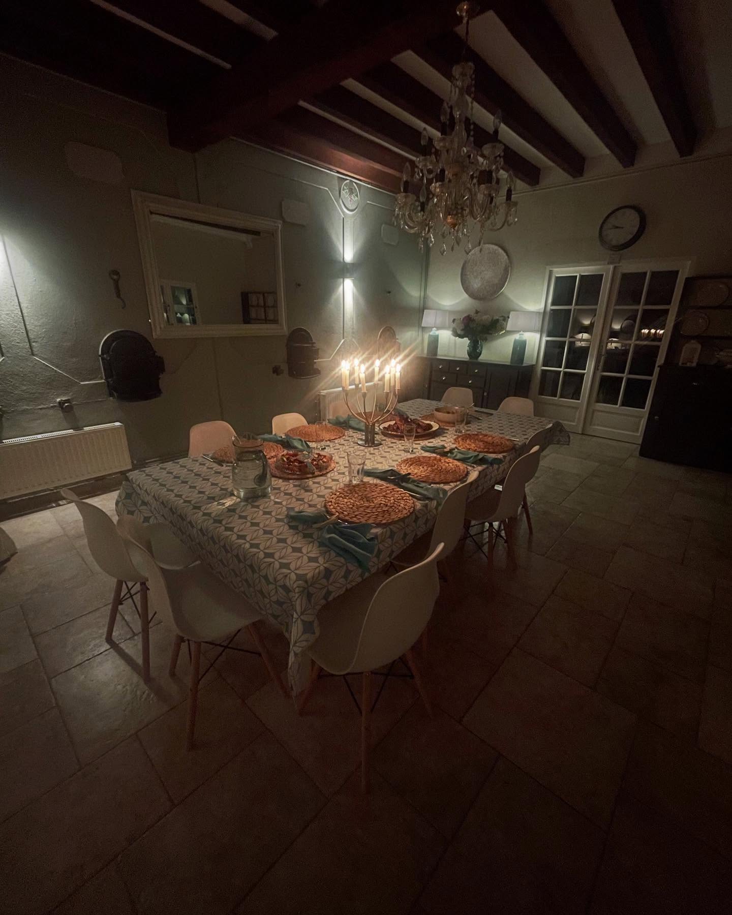 Cozy nights in the wine vat room 🍽️