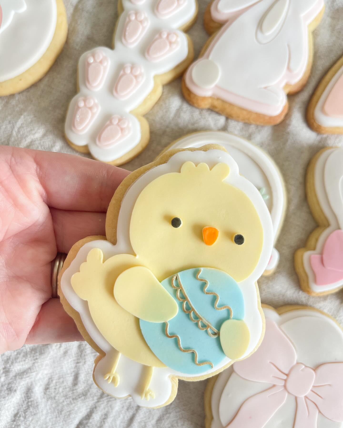 A moment for the Easter eggs 🐣
#stampedbyel #cookiestamps #cookieembossers #cookiedebossers #cookiesupplies #sugarcookiesupplies #fondantcookies #smallbusiness #shopsmallbusiness #alburywodongabusiness #bakingsupplies