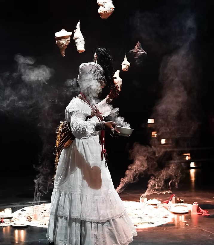 Immerse yourself in the power of performance at the Stellenbosch Triennale 2025 IMIZWA/Embodied Interventions 💫
Experience the body as an archive of history, trauma, and resilience through powerful performance-based works. From dance and ritual to interactive installations, these interventions explore how the body breathes through duress, remembers, and imagines anew through the following featured performances:
► Pswagi Temahahoi (2022-2025) by Anchi Lin
► Eshina Lyo Ku Topa Topa/Typewriter (2025) by Tuli Mekondjo
► The Thin Line Between Life and Breath (2025) by Nandele Maguni
► Water is a Time Machine (2025) by Aline Motta
Join us today from 11 am to 1:30 pm at Oude Libertas where breath, image, and body intersect - art as a living, breathing entity. For more info, visit www.stellenboschtriennale.com/exhibition/embodied-interventions.
#ST2025 #BAZINZILE #StellenboschTriennale #SOST #OutsetArt #PerformanceArt