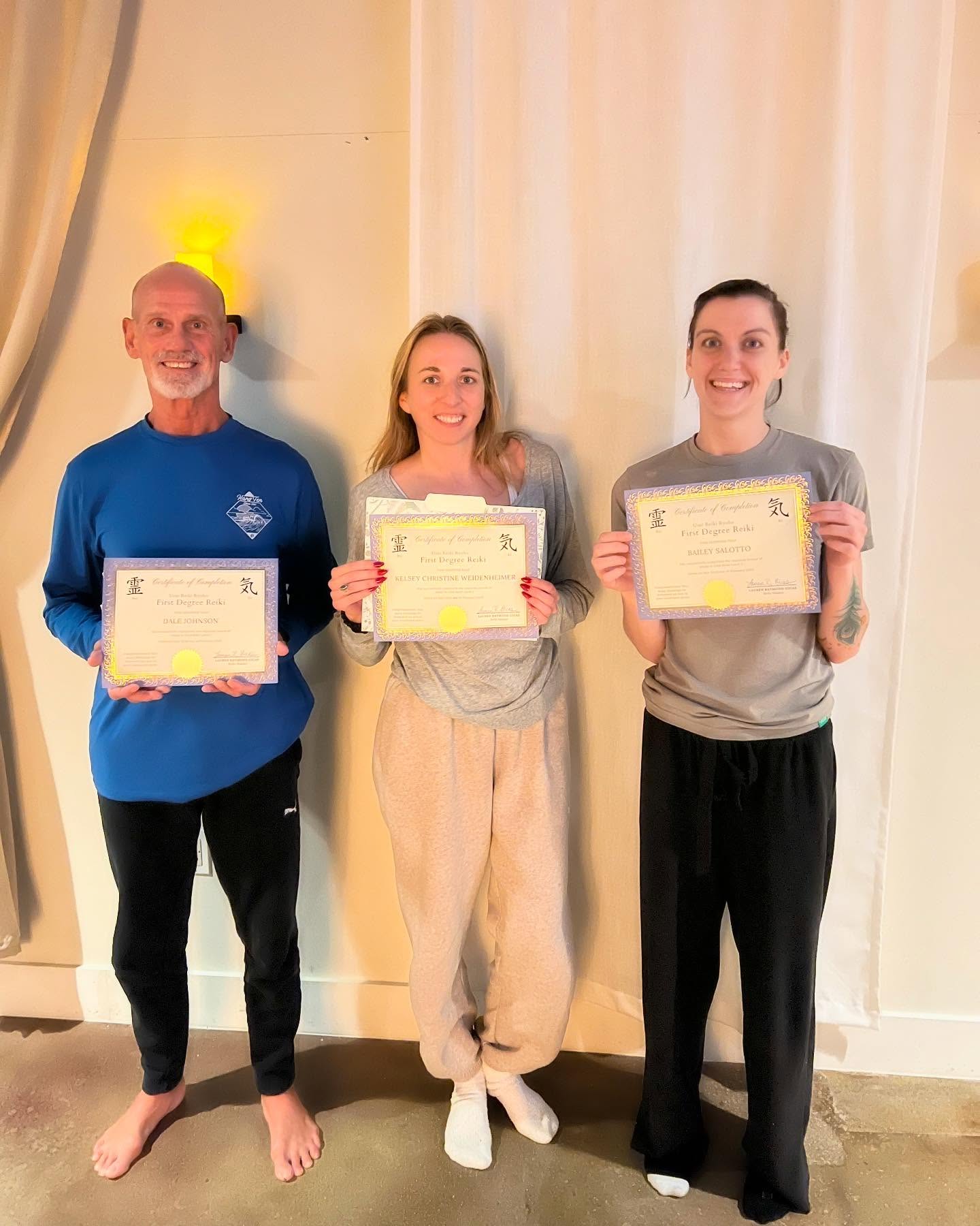 Congratulations to these 3 lightworkers who are now Usui Reiki Level 1 certified โ๐๐ค By taking time and dedication to first heal their own inner hearts with compassion and self love, the sharing of that loving light to others who need it is a natural extension of the Reiki level 1 work โจ๐ธ๐ฅฐ Thank you light workers, the world is a better place with each of you spreading your healing energy ๐ซ๐. @banyansoul
.
.
.
#reiki #reikihealing #reikimaster #reikilevel1 #charlestonreiki #chsreiki #lightworker #lightworkersofinstagram #chakrahealing #vibrationalhealing #attitudeofgratitude #energyiseverything #energyhealing #happyandhealthy #greatestgifts #reikiislove