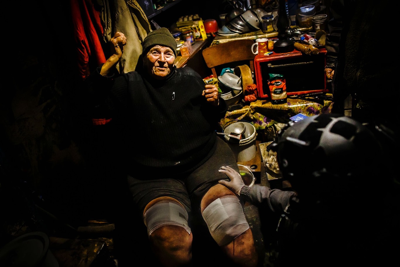 Babushka Hospital mission.. found her with those leg 8km to the frontline.. one of two people that are still living in this village..
📸 by @hermes_pichon 🫶🏻🙏🏼
#hospital #rescue #babushka #ulcer #legs #evac #medic #paramedic #firstaid #humanitarian #humanitarianaid #volunteer #medical #help #frontline #donbass #ngo #volunteerlife #ukraine #warinukraine #stopthewar #russiaisaterroriststate