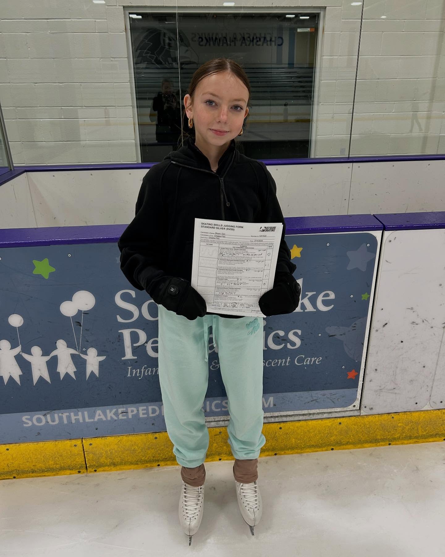 Congratulations Cori on passing your Silver Skating Skills! Your attention to detail and passion to progress throughout this test was evident! So proud of you! Only 2 skating skills tests left!
Also a huge good luck as you skate at your first Nationals this week! Such an exciting opportunity to show off all the hard work you have been doing with your synchro team and individually! I can’t wait to watch you skate🤩⛸️💗
#usfigureskating #synchroskating #nationalchampionships2025 #edeaskates #coloradosprings