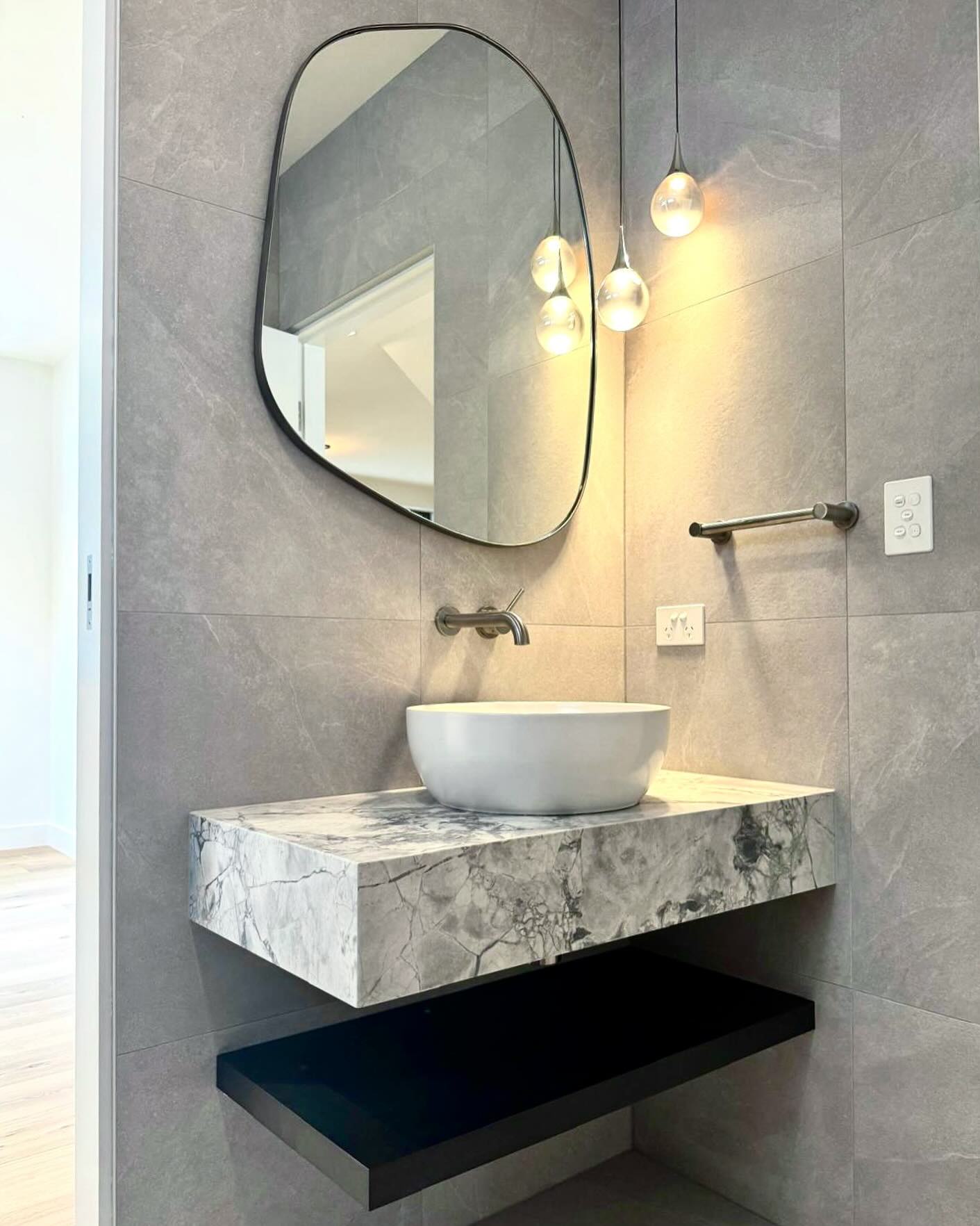 Stunning super natural white stone bathroom vanity at our Lane Cove project
#sydneyrenovation #sydneyhomes #sydneybathroomrenovations #sydneyrestorations #sydneyhouses #lanecove #luxuryhomesaustralia #sydneybuilder #sydneyinteriors #sydneyinteriordesign #sydneymums