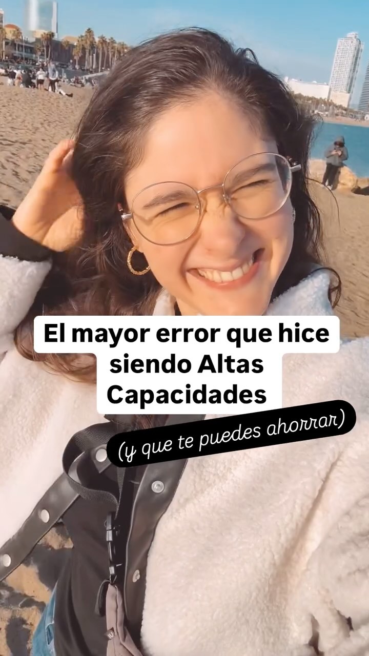Pensé que si entendía mis emociones, las controlaría. Pero no. #altascapacidades #neurodivergencia #aacc #pas #altasensibilidad
💡 Sentir no es un problema de lógica. Es un proceso. Y me sigue jodiendo la vidaaaa te lo digo, aceptar sentir tristeza días enteros sin entender el porqué ¡¡me cuesta!!!
📌 No intentes racionalizarlo todo. A veces, solo hay que sentir. Atravesarlo. Aceptar sentirse así. Te juro que todo pasa😘