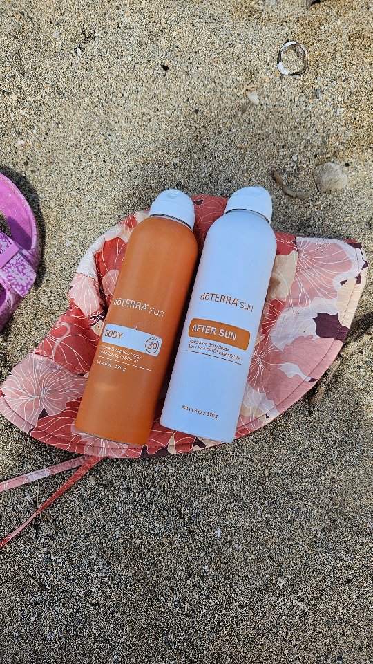 The Body Mineral Spray is always a favorite. Not only does it protect your skin but it smells amazing! If you know me..you know I DO NOT like coconut and those tropical spf smells are the worst! 🫢
Comment "SPF" and I'll send you the direct link to protect you and your little ones 🌞
doTERRA sun Body Mineral Sunscreen Spray is a mineral-based sun protection spray that delivers incredible benefits so your skin looks and acts as young as you feel. Formulated with non-nano zinc oxide, this spray delivers lightweight SPF 30 UVA and UVB broad-spectrum protection. With plant-based ingredients like vitamin E—coupled with a blend of CPTG® essential oils, including Frankincense, Helichrysum, and Carrot Seed—this sunscreen spray provides nourishment to the skin from head to toe.
This formula is oxybenzone-, paraben-, and phthalate-free, as well as vegan-friendly, reef-safe, and cruelty-free. It comes in an aluminum, non-aerosol spray bottle that delivers a continuous, 360-degree application for easy overall coverage. Made for everyday use by every age.†