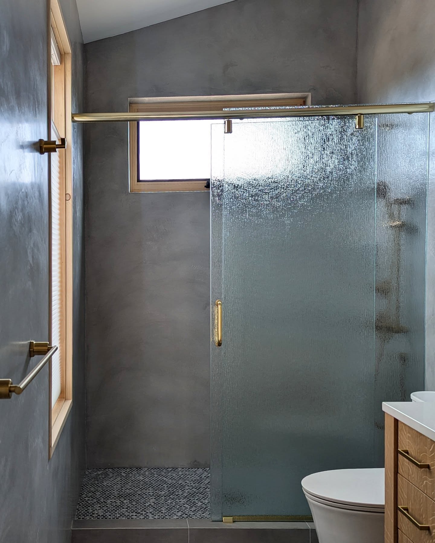 Tadelakt bathroom.
Collaboration:
@b.publicprefab x @wildflowersantafe x @samas_design
#tadelaktbathroom