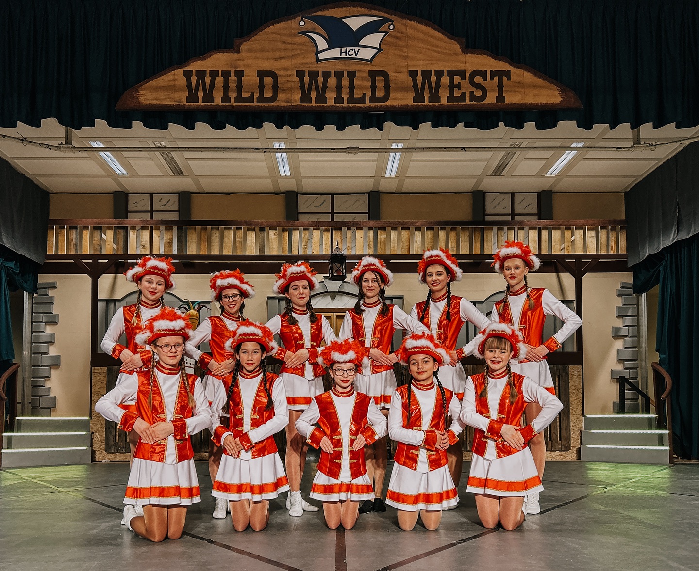 ✨ Neue Kostüme für unsere Rote Garde! ✨
Wir freuen uns riesig über die neuen Kostüme unserer Roten Garde und bedanken uns ganz herzlich bei @orlob_karneval_leinefelde für die Unterstützung sowie die tolle Betreuung und schnelle Umsetzung ❤️💃🕺
Unsere Mädels sehen einfach klasse aus!
#RoteGarde #NeueKostüme #DankeOrlob #Gardetanz #Karnevalsliebe