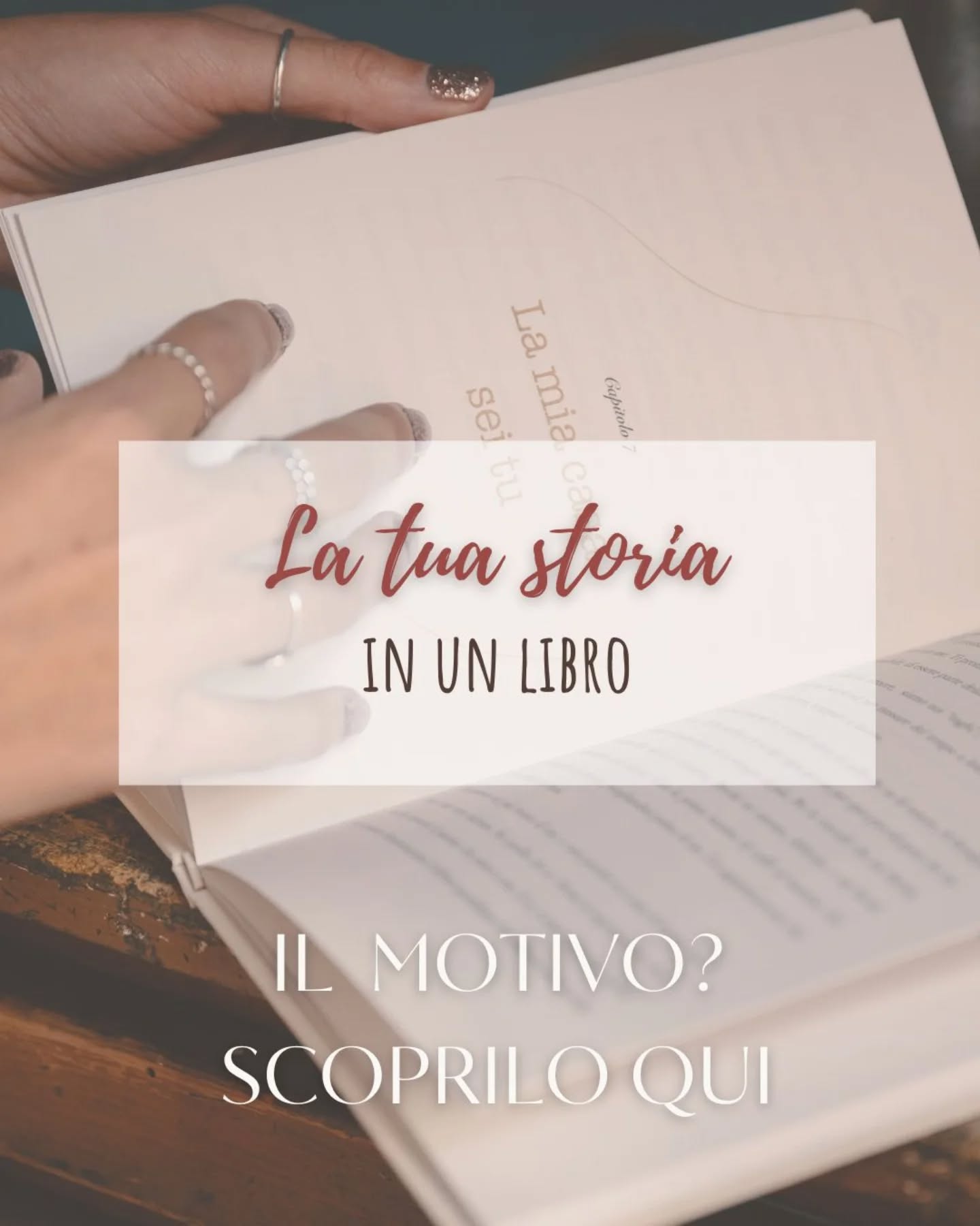 Dedicato a te, che non trovi le parole ma hai sicuramente il tuo buon motivo.
𝐂'𝐞̀ 𝐮𝐧 𝐥𝐢𝐛𝐫𝐨 𝐩𝐞𝐫 𝐨𝐠𝐧𝐢 𝐨𝐜𝐜𝐚𝐬𝐢𝐨𝐧𝐞.
⠀
𝑆𝑡𝑜𝑟𝑖𝑒 𝑖𝑛𝑑𝑖𝑟𝑖𝑧𝑧𝑎𝑡𝑒 𝑎:⠀
➡️ un marito che aspetta all'altare⠀
➡️ una donna in dolce attesa⠀
➡️ una figlia che sta per sposarsi⠀
➡️ una nonna appena andata in pensione⠀
➡️ una coppia in viaggio di nozze.⠀
⠀
✒️ Ma anche a:⠀
➡️ un'amica fresca di laurea⠀
➡️ un fratello il giorno di Natale⠀
➡️ un fidanzato per il primo San Valentino insieme⠀
➡️ un compleanno⠀
➡️ un battesimo ⠀
➡️ un evento aziendale⠀
➡️ un anniversario
⠀
𝑭𝒆𝒔𝒕𝒆𝒈𝒈𝒊𝒂𝒎𝒐 𝒍𝒂 𝒗𝒊𝒕𝒂 𝒄𝒐𝒏 𝒍𝒆 𝒑𝒂𝒓𝒐𝒍𝒆.
𝑪’𝒆̀ 𝒔𝒆𝒎𝒑𝒓𝒆 𝒖𝒏 𝒎𝒐𝒕𝒊𝒗𝒐: 𝒒𝒖𝒂𝒍 𝒆̀ 𝒊𝒍 𝒕𝒖𝒐?⠀