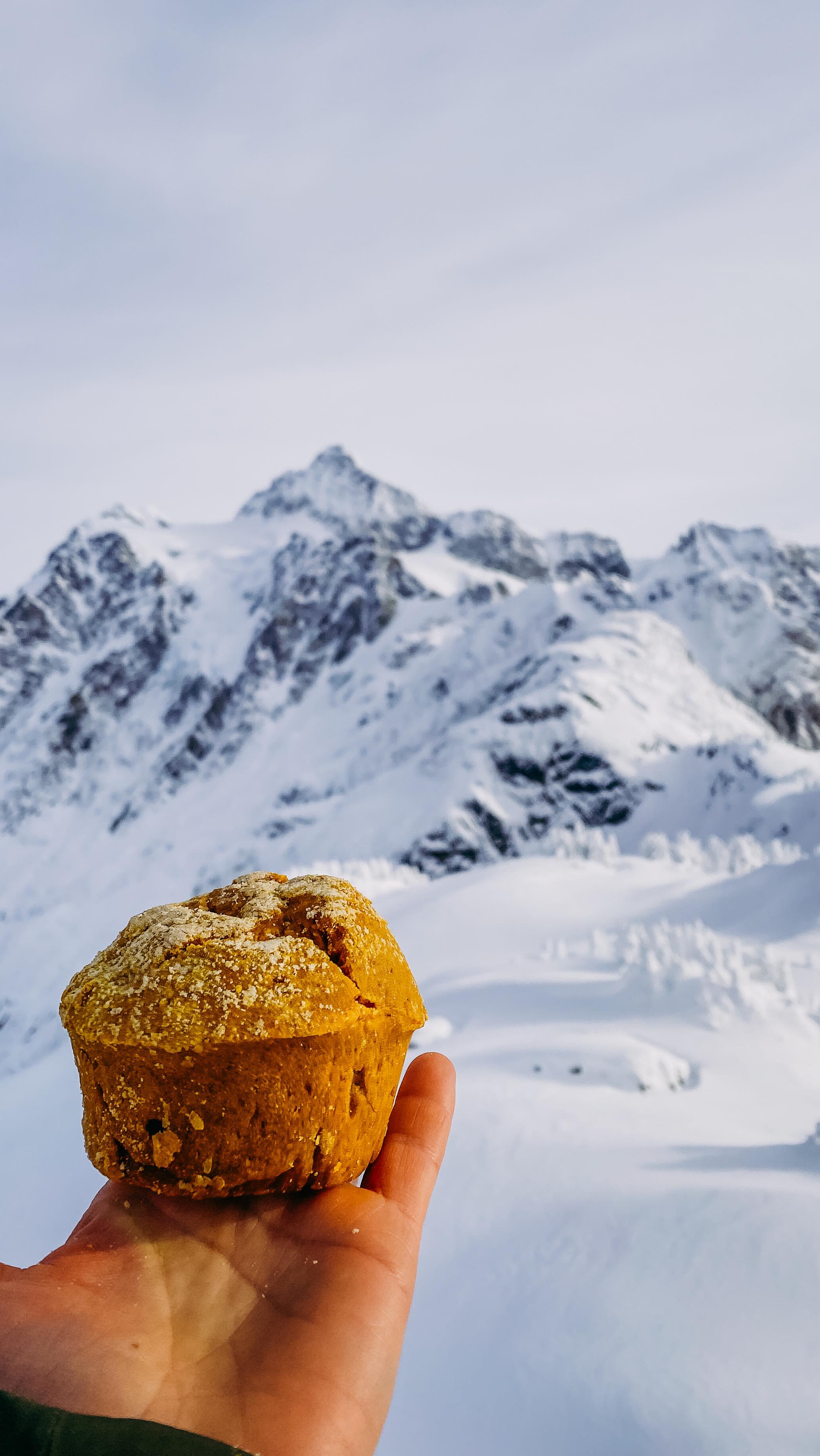 Our pumpkin muffins love getting high (on the mountain) with you! Did you know they’re gluten AND dairy free? Show us where you take your favorite bakery snack!
Big thanks for the shots @skyfrost 📹
and team rider @shawnapaoli out for a hike with her favorite snack, the legendary pocket companion known as #PMuff !!!
#wakenbakery #glacierwa #mtbaker #wakenbakeryglacier #supportsmallbusiness #eatlocal #getsconed #wakenbake