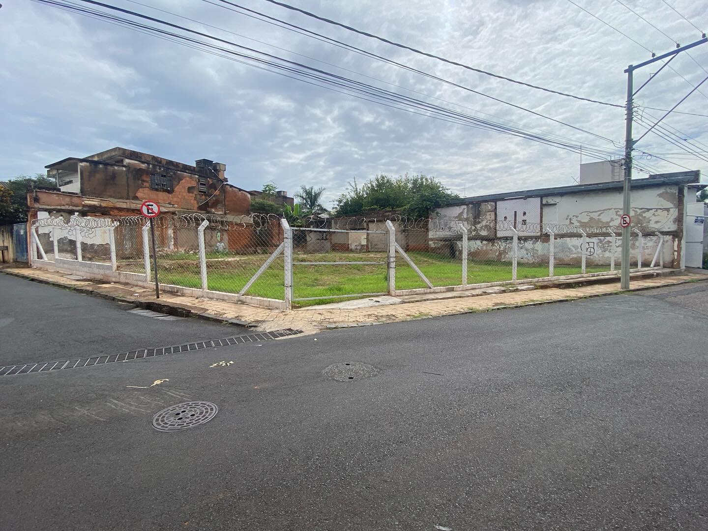 Avaliação do espaço para uma residência multifamiliar!!!
Espaços conjuntos com preservação da privacidade e individualidade de cada família!!! #arquitetura #realizandosonhos #paisagismo #design #arquitecturelovers
Minha paixão ❤️📐✏️