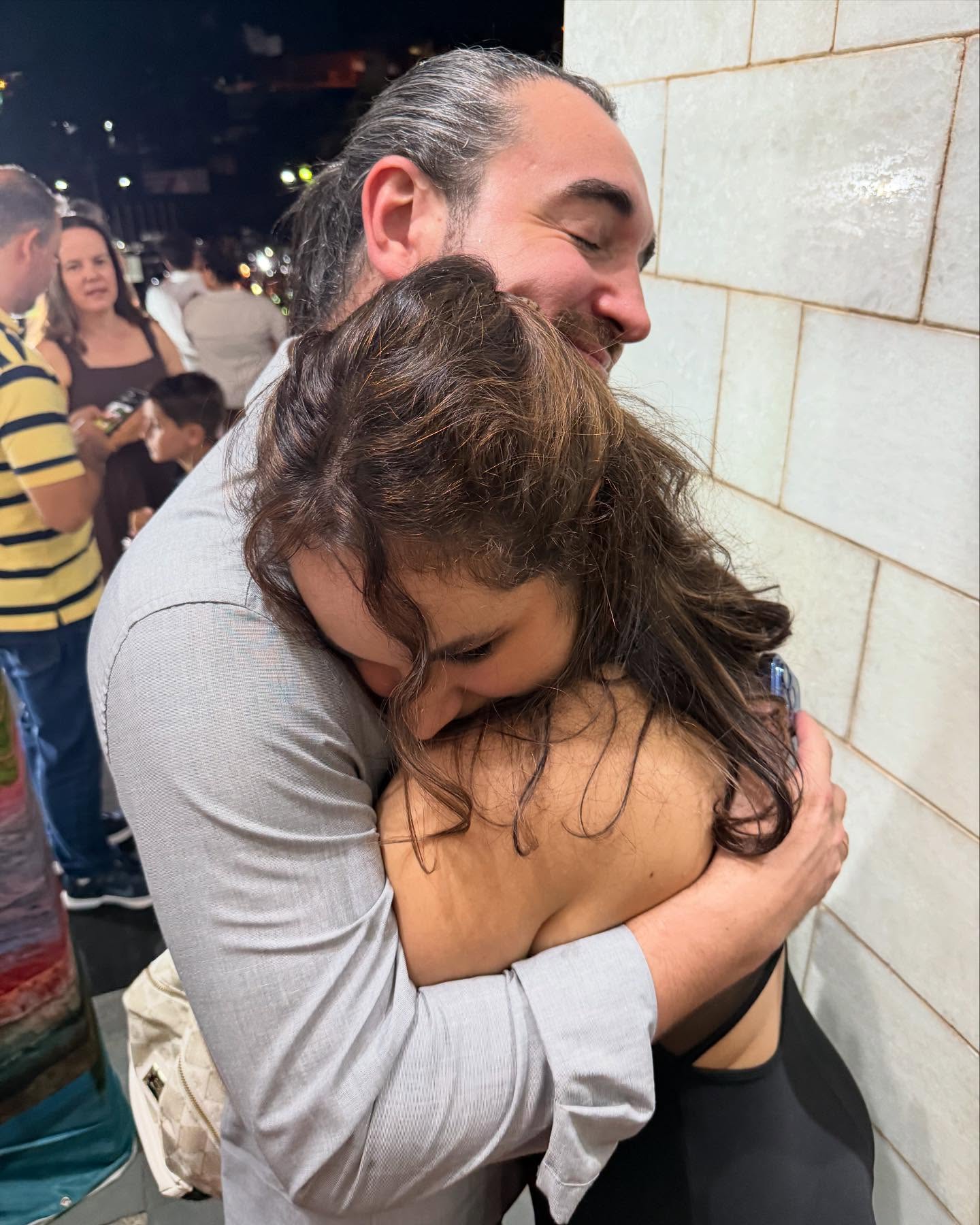 E meu filhote oficialmente formada no colegial (eu falo assim mesmo!). Parabéns, neném! E feliz novo ciclo. @thayanaroverso arrasando nas fotos.