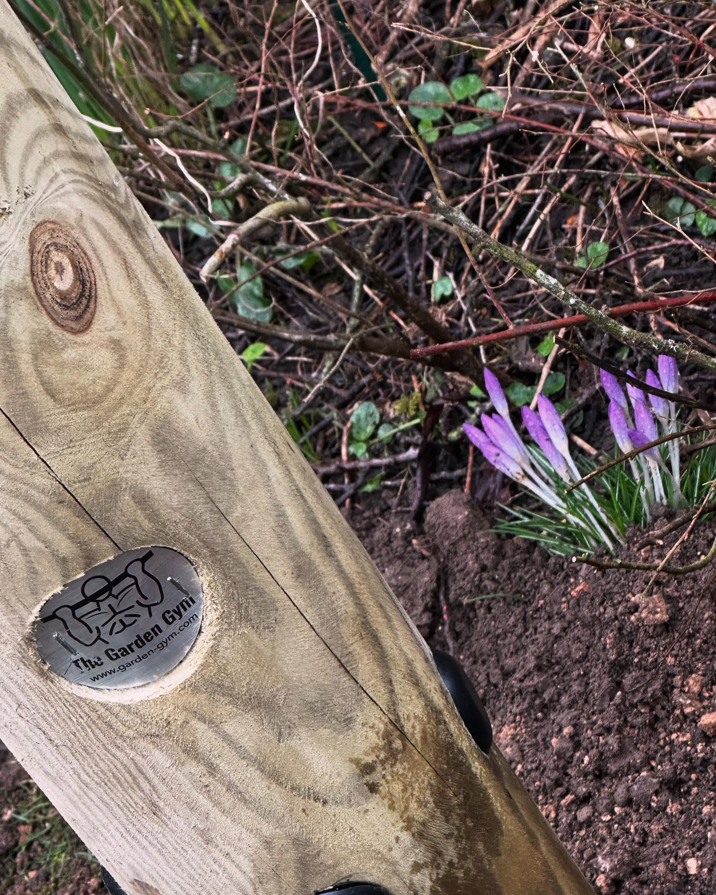 Picture from our installation today - spring is coming 🌼🌼. Get ready for outdoor training with the garden gym. 💪💪
#gardengym #spring #outdoortraining #pullups