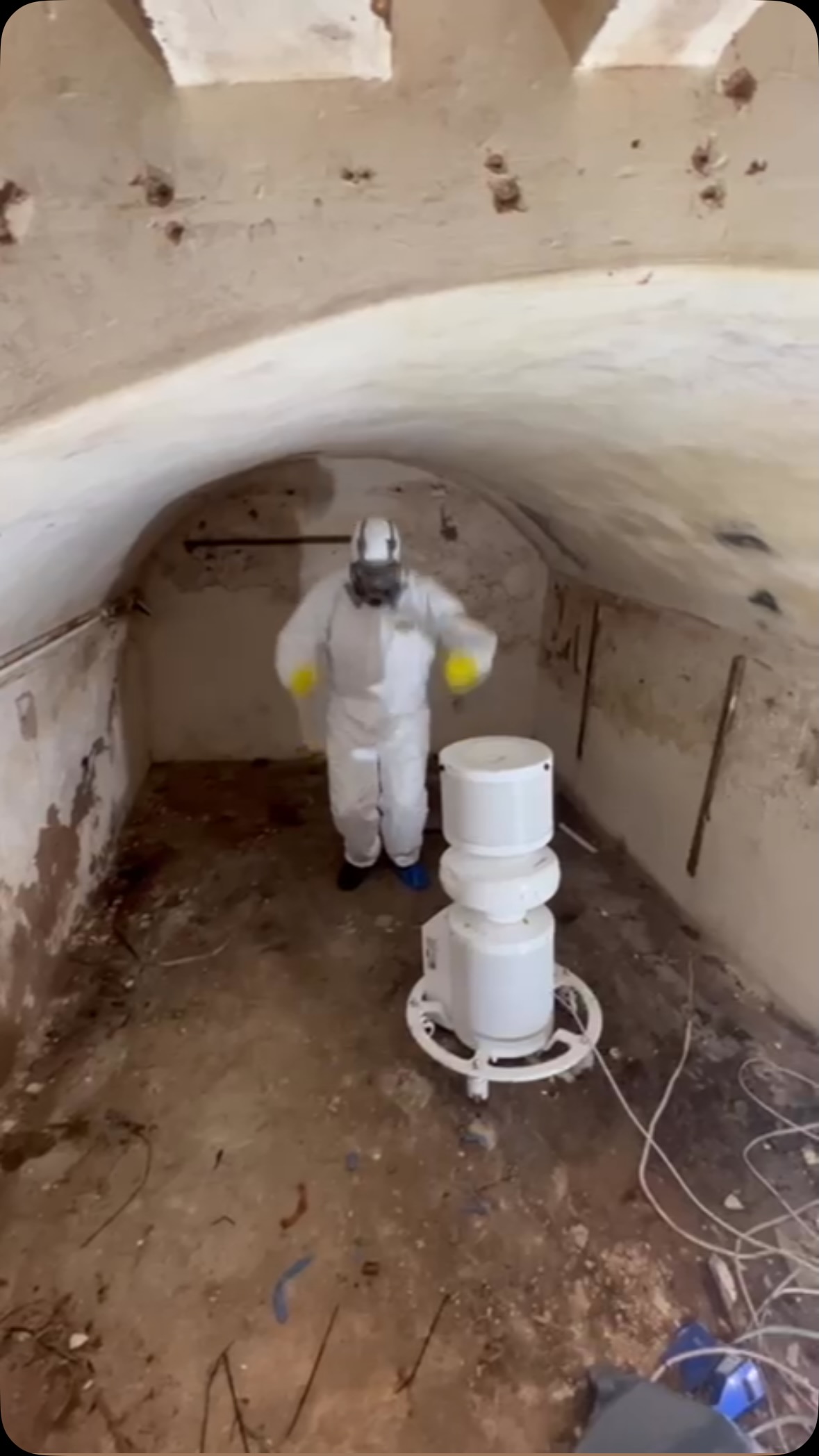 In our transition era😉
We took this damp, mould infested cellar and well, the results speak for itself! 🦠
This job took a week with an industrial dehumidifier, 2 days of physical labour plus a medical grade 3 filter system air purifier. We used a chemical agent which is 99.9% effective against killing mould, bacteria and viruses with an added 90 day barrier of protection. ☣️
Want to know more about the process? Watch this space 👀
#biohazardcleanup #biohazard #mould #mouldhazards #mouldcleaning #specialist