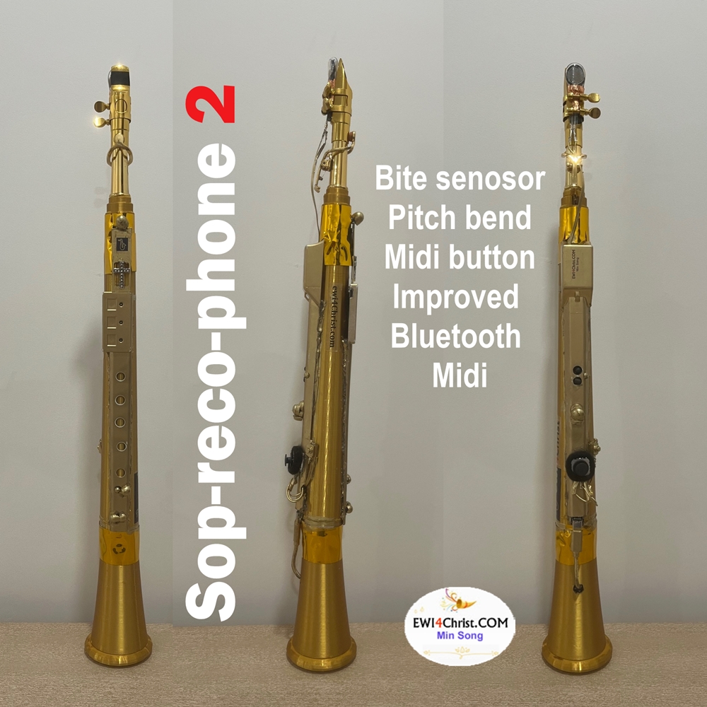 I upgraded my Sop-Reco-Phone by enhancing its design, with a particular focus on improving the Bluetooth MIDI functionality to extend its range. This instrument features a bite sensor, pitch bend capability, and an additional MIDI button for expanded control options.
#ewi #windcontroller #ewi4christ