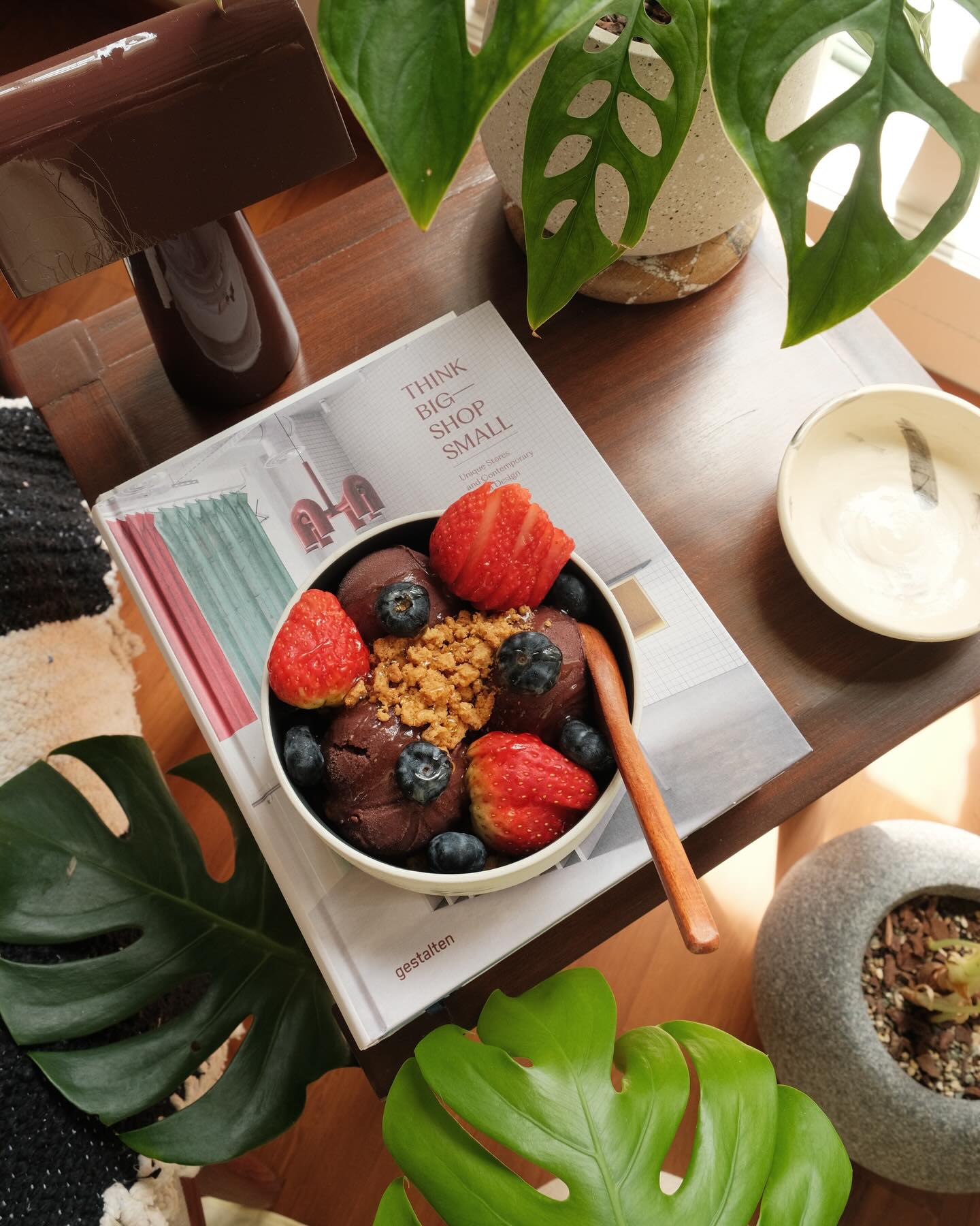 With our açaí pints, you can build your dream bowl at home, just the way you like it 🥣💕 Grab yours on delivery and at all outlets islandwide!