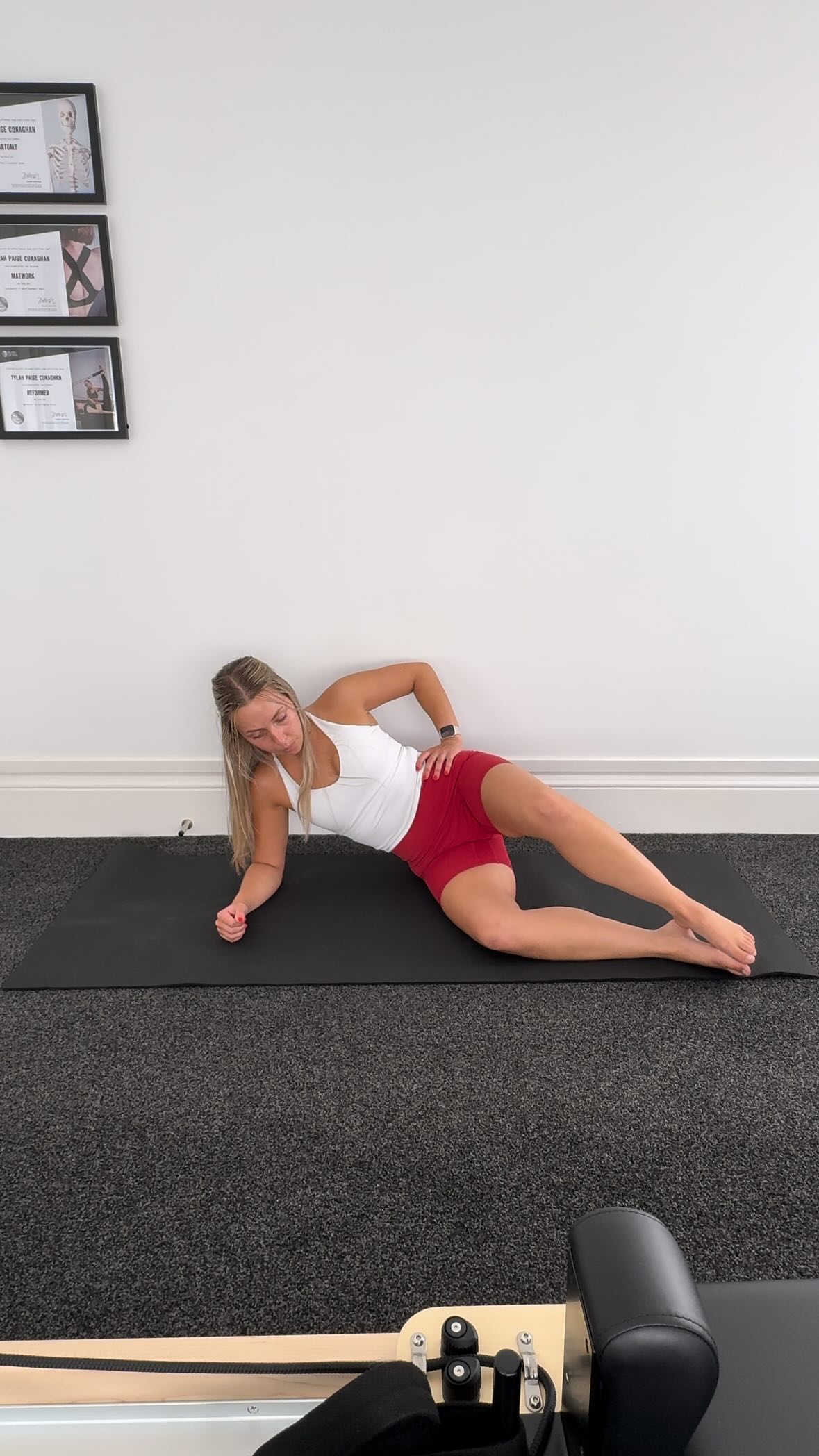 The side lying series I programmed for the last Summer Session 🔥 you really feel the Pilates burn on these ones
- Clam 3
- Clam 3 Kickout
- Straight Leg Raise
- Hot Potato
- Bicycles