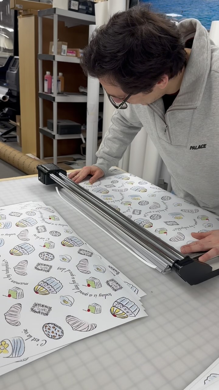 Bumping to this beat while cutting some vinyl prints 🕺🏻💃🏻. Ready to bump your print? 📠
.
#skylab #skylabprinting #vinylprinting #vinylprojects