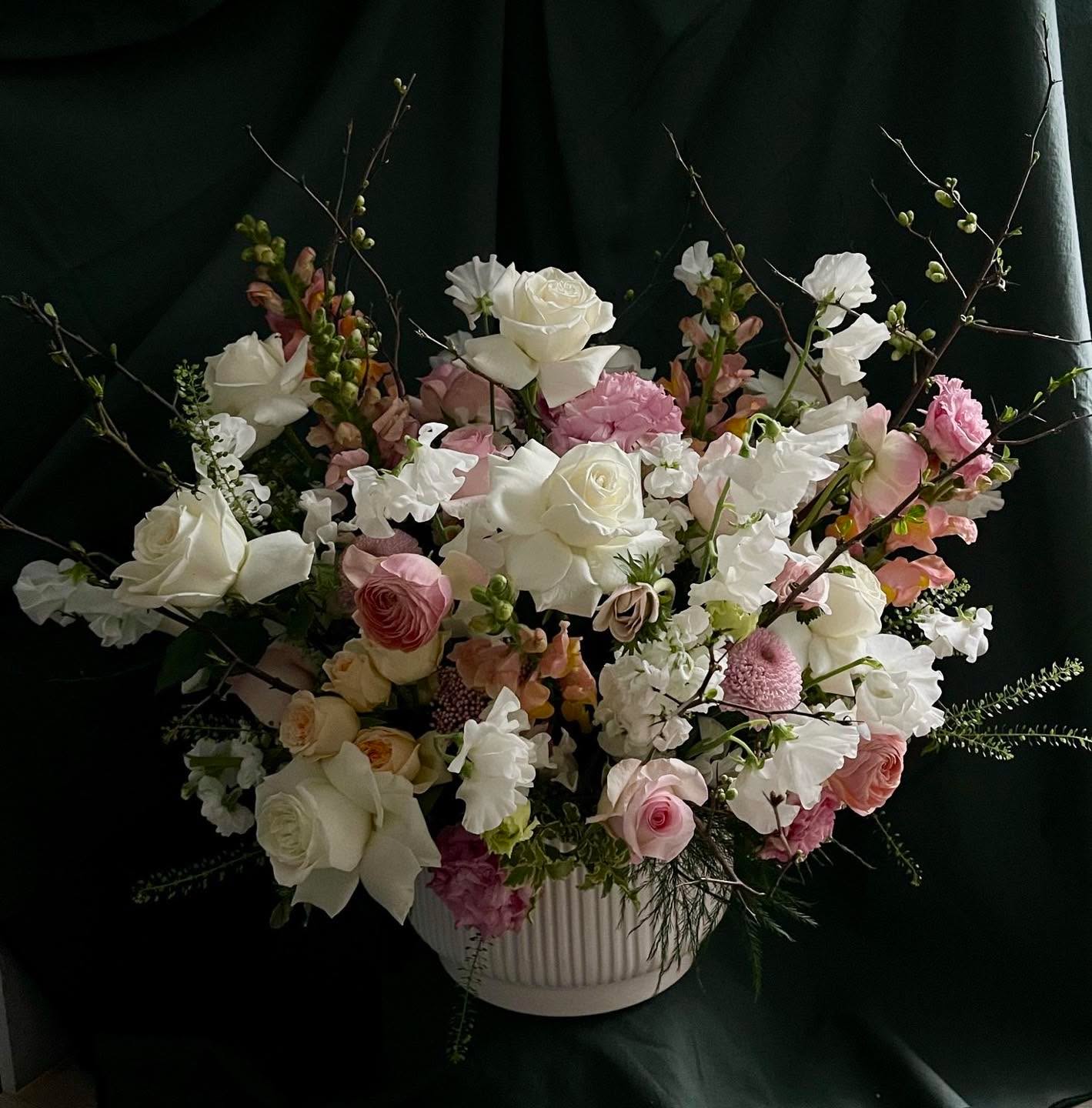 Yep.
.
#flowerpower #floralfix #flowerstagram #floraldesign
#nycflowers #frenchflorist #artisanfleuriste #luxuryflowers #retailflowers #elegantflowers #nycflowerbouquets #classyflowers #giftflowers #lusciousflowers #subscriptionflowers #beautifulflowers #internatrionalflorist #nycflowers