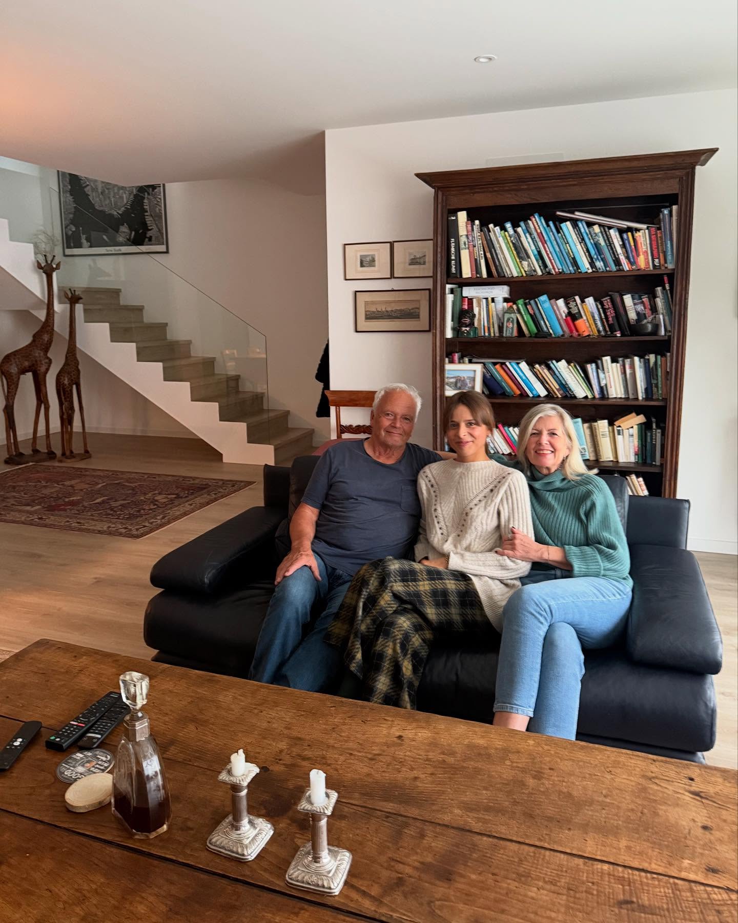 Since the very beginning it was always about more than just real estate. From my dear Haertels: “In 2022, we made the exciting decision to purchase a holiday home in Portugal. As newcomers to the area, we were eager to enjoy our getaway but also faced the challenge of adjusting to a new culture, learning the language, and navigating the local systems – especially since the property was a newly built home.
Luckily, we had Inês Fonseca by our side, and we truly couldn’t have done it without her. Ines wasn’t just helpful—she was a complete lifesaver. She guided us through contracts, arranged the setup of utilities, and took care of all the essential paperwork, making the process feel so much simpler. Her thorough understanding of the local system and her continuous support turned what could have been a stressful experience into a smooth and enjoyable one.
Thanks to Inês, getting our holiday home ready in Portugal was a breeze. We’re incredibly grateful for all she did and would highly recommend her to anyone looking to purchase property in Lisbon or Portugal. Her professionalism, dedication, and willingness to help made all the difference!”