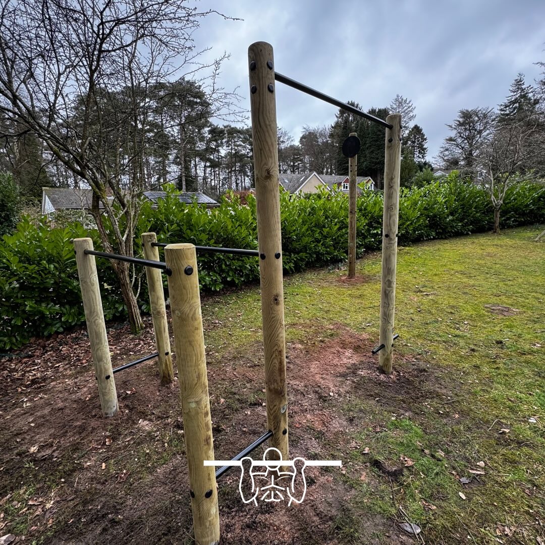 Fantastic installation of a pull up and dip station with a separate wall ball target for our client in Hindhead today. #gardengym #outdoortraining #pullups